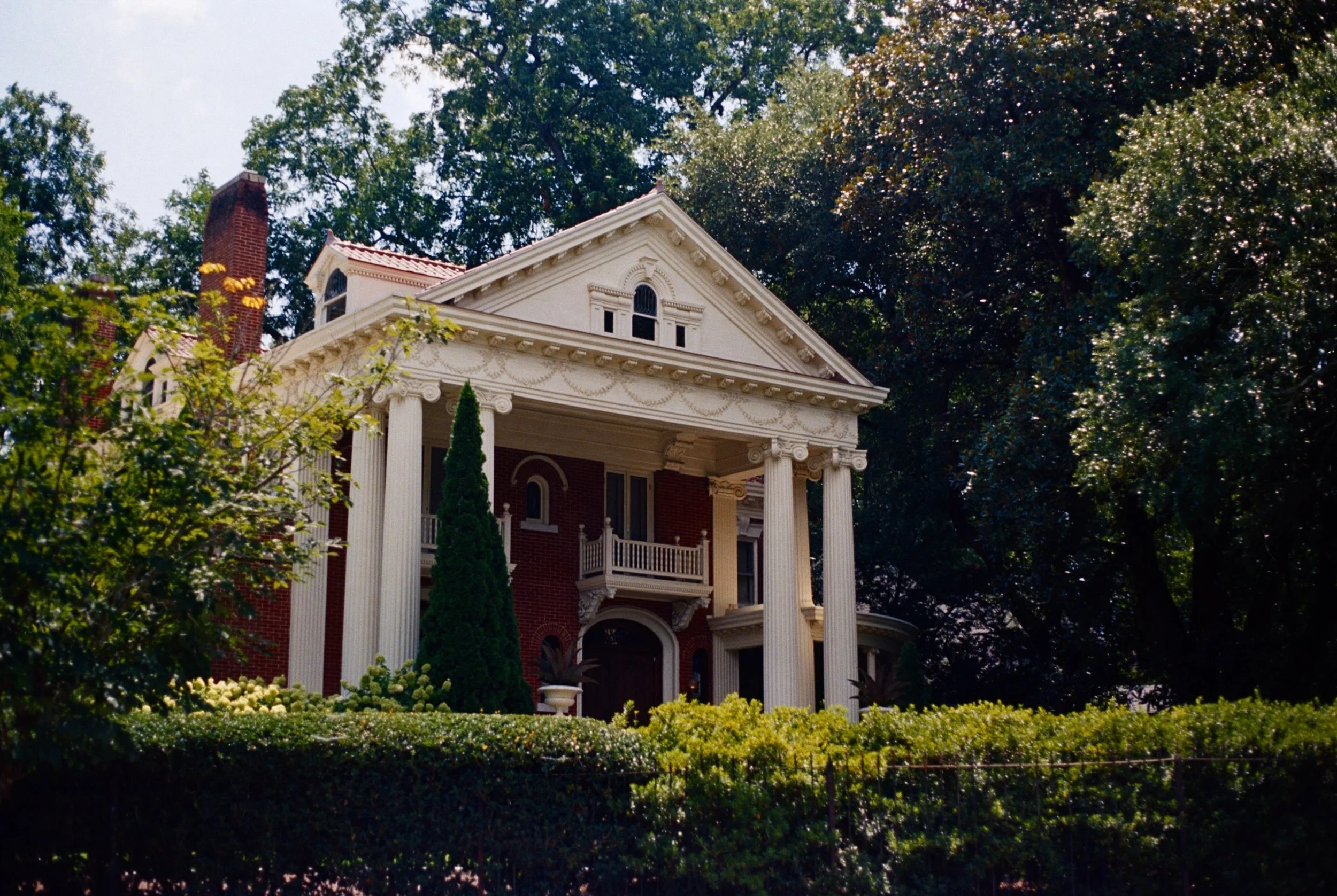 Architecture of Inman Park.

#atlantsrealestate #atlantaarchitecture