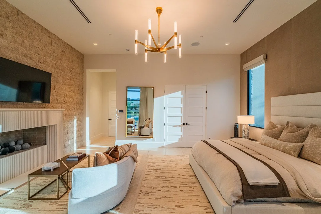 Primary suite with fireplace and seating area, Paradise Valley Retreat