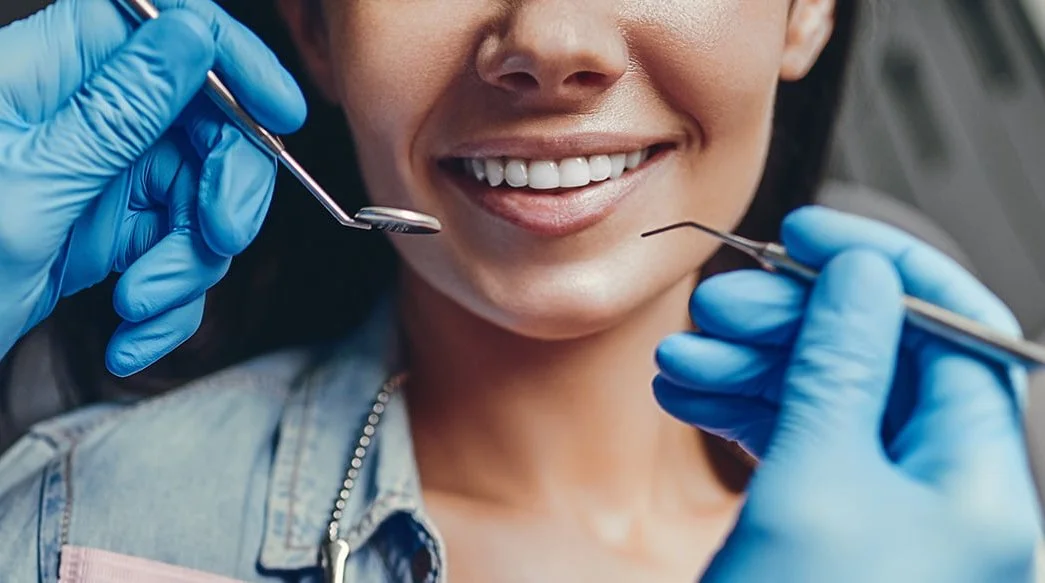 6 Habits That Wreck Your Teeth