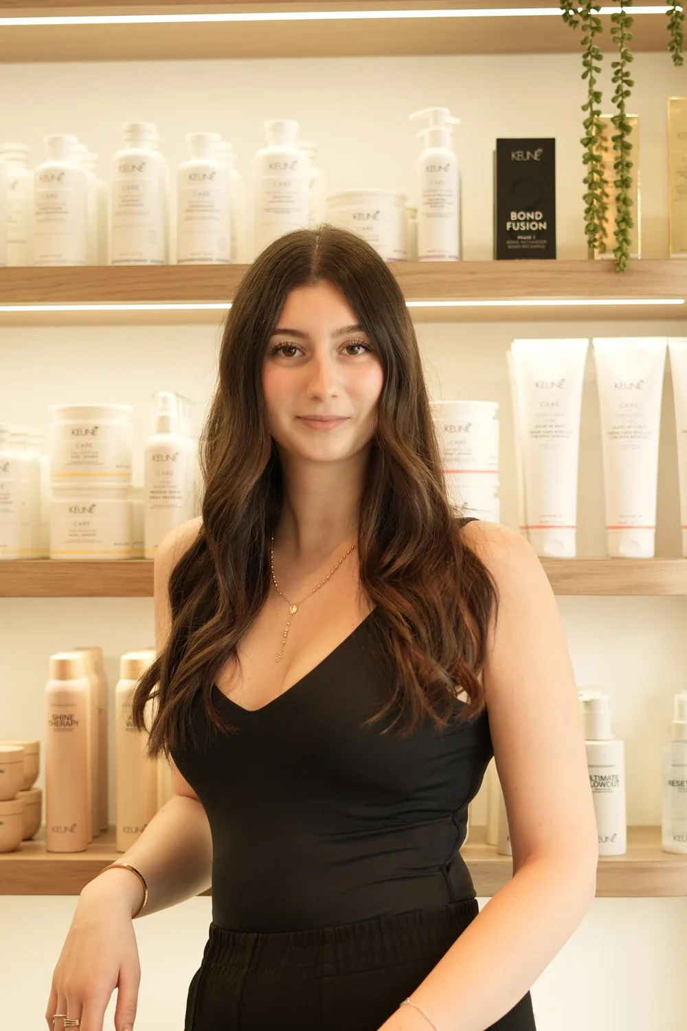 Deanna - Signature Colourist & Senior Cutter