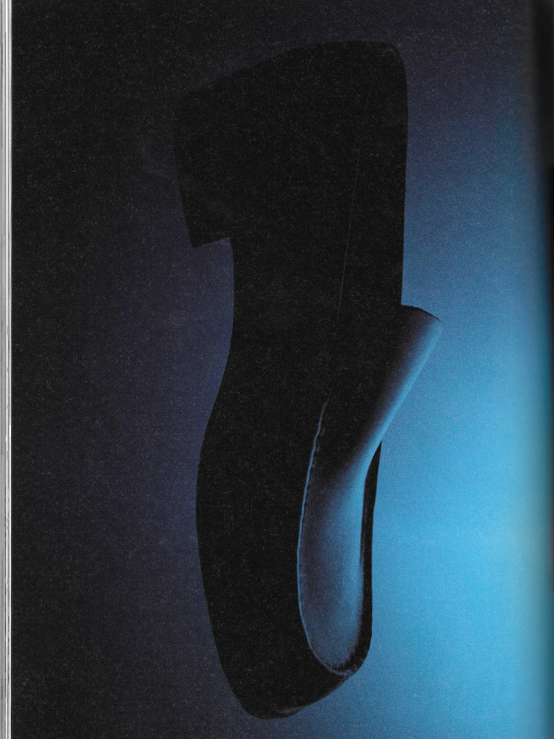 BUREAU ROUGE X L'OFFICIEL BELGIUM ISSUE 34 — SPRING 26