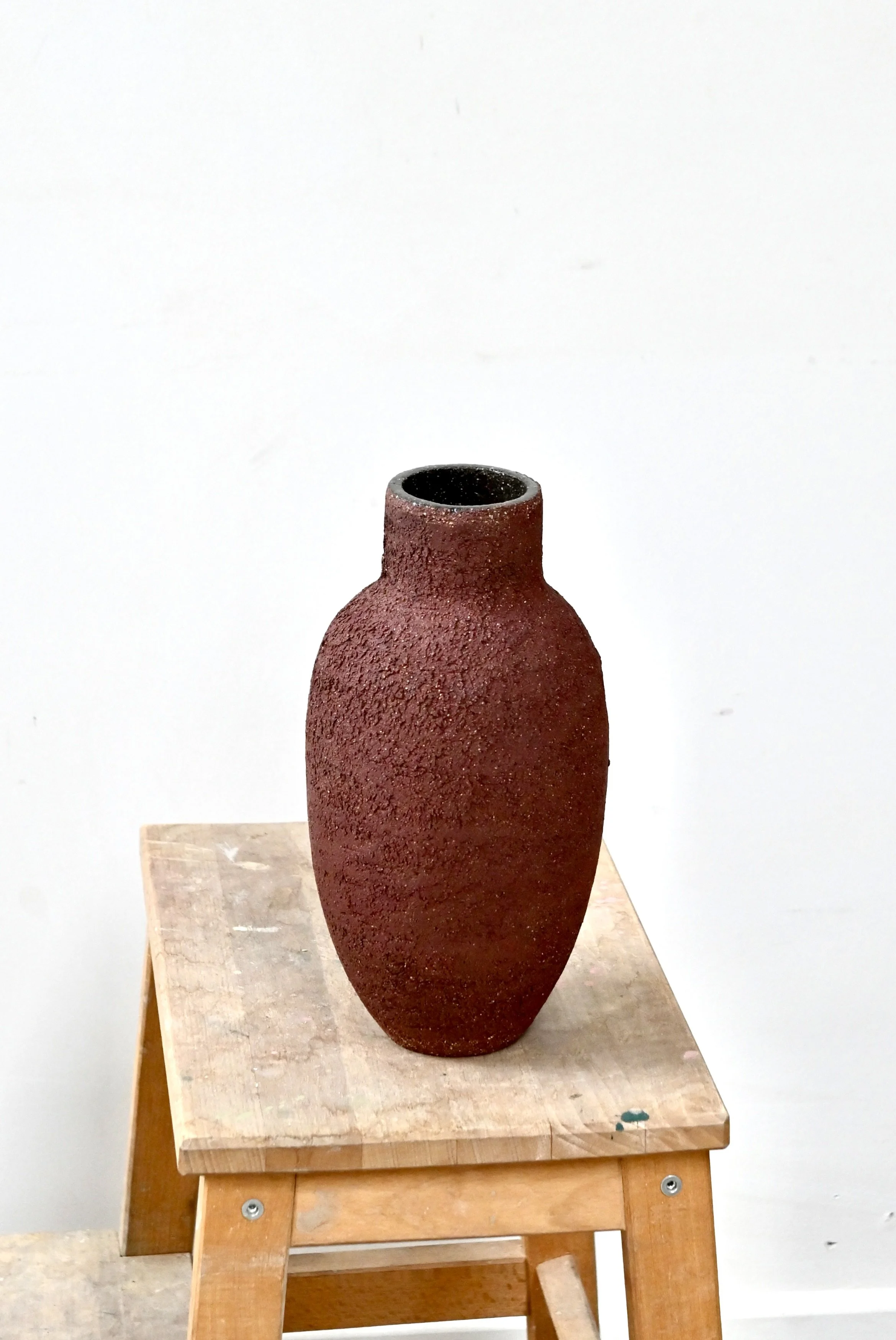 Vase Olive en grès rouge