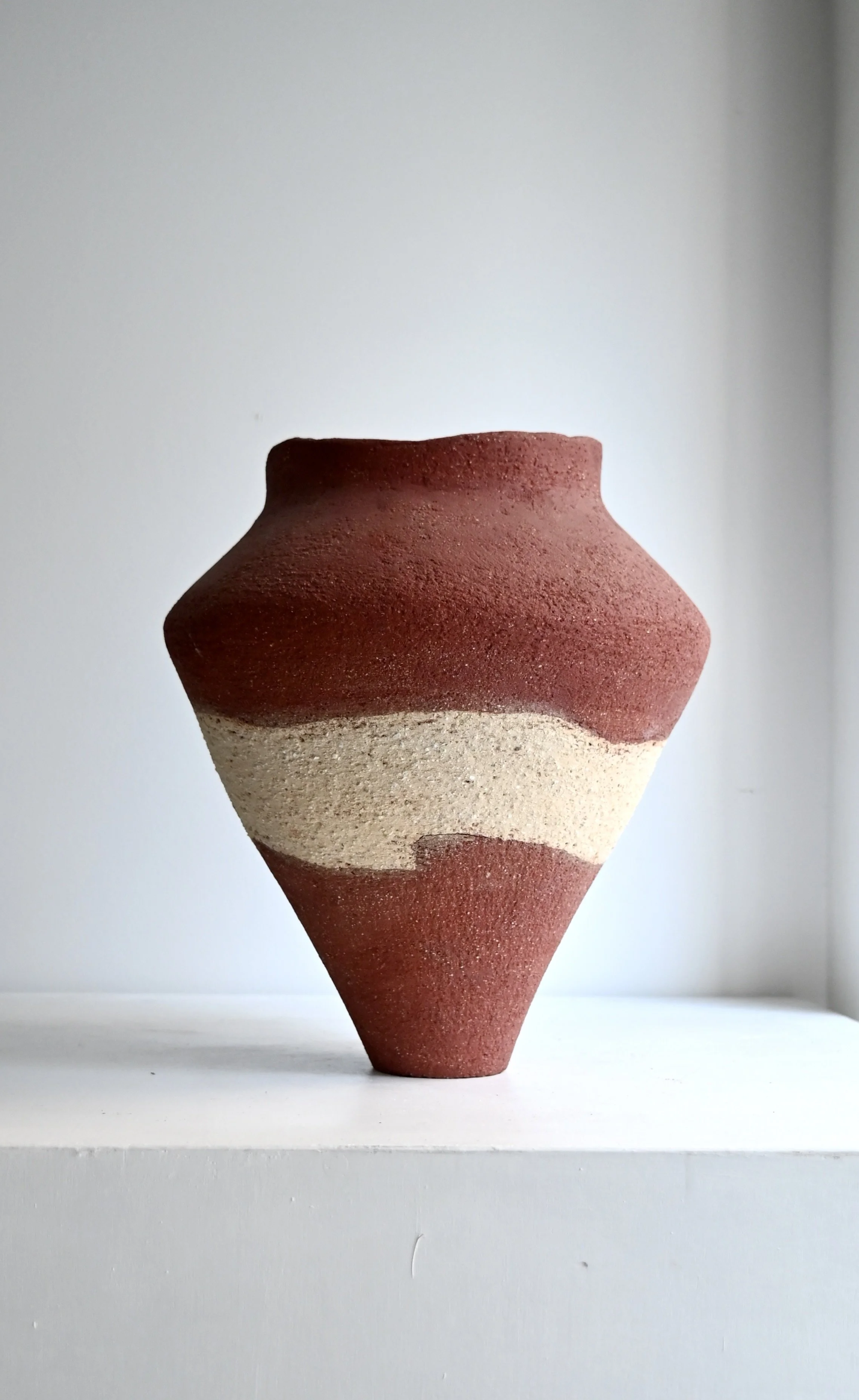 Vase en mélange de grès blanc et rouge