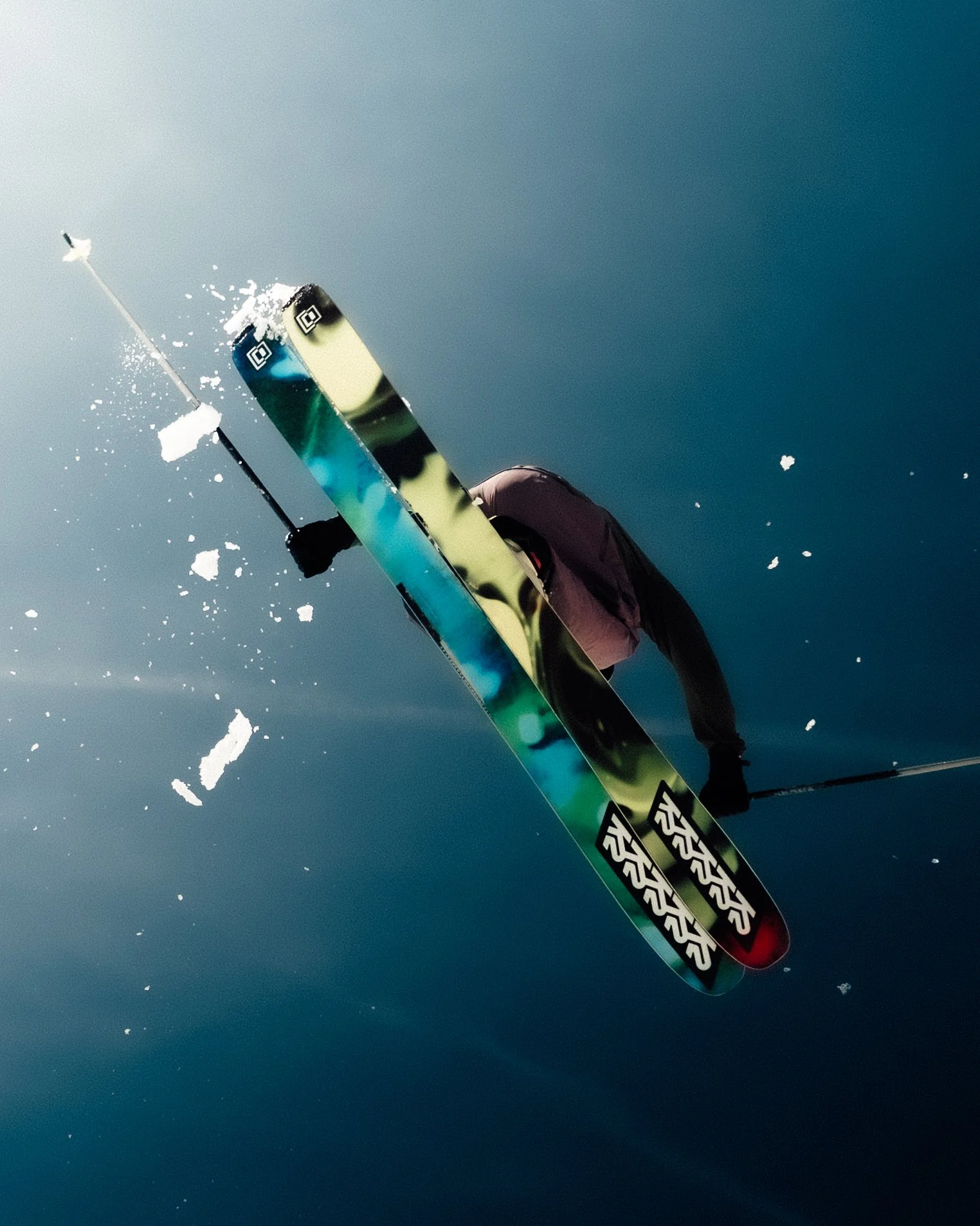 Skieur dans les airs.
