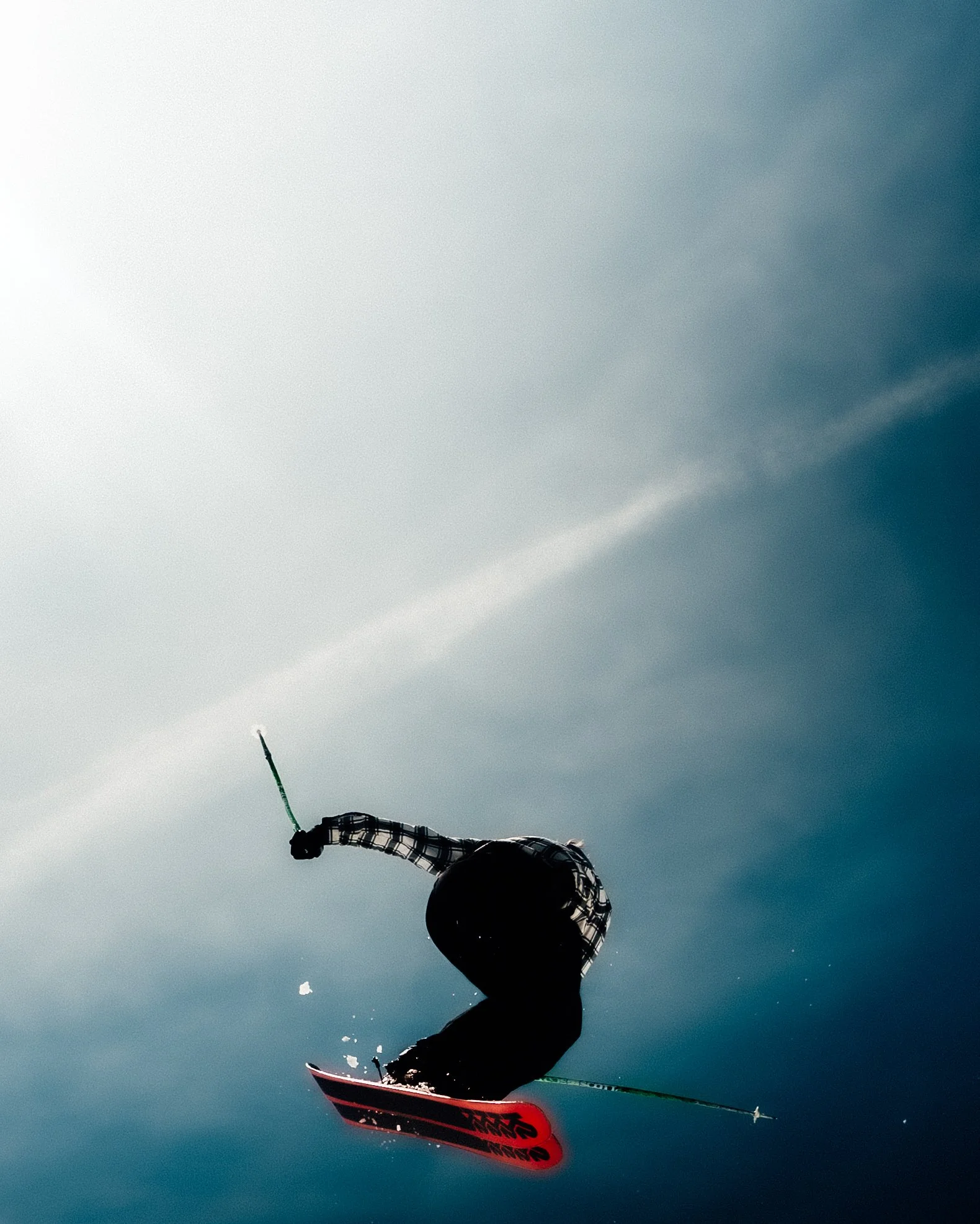 Skieur dans les airs.