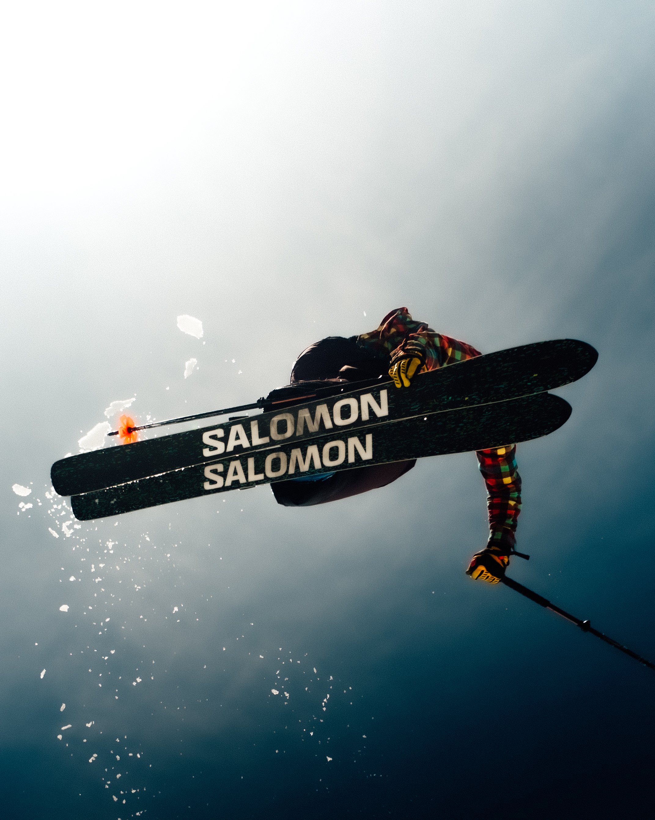 Skieur dans les airs.
