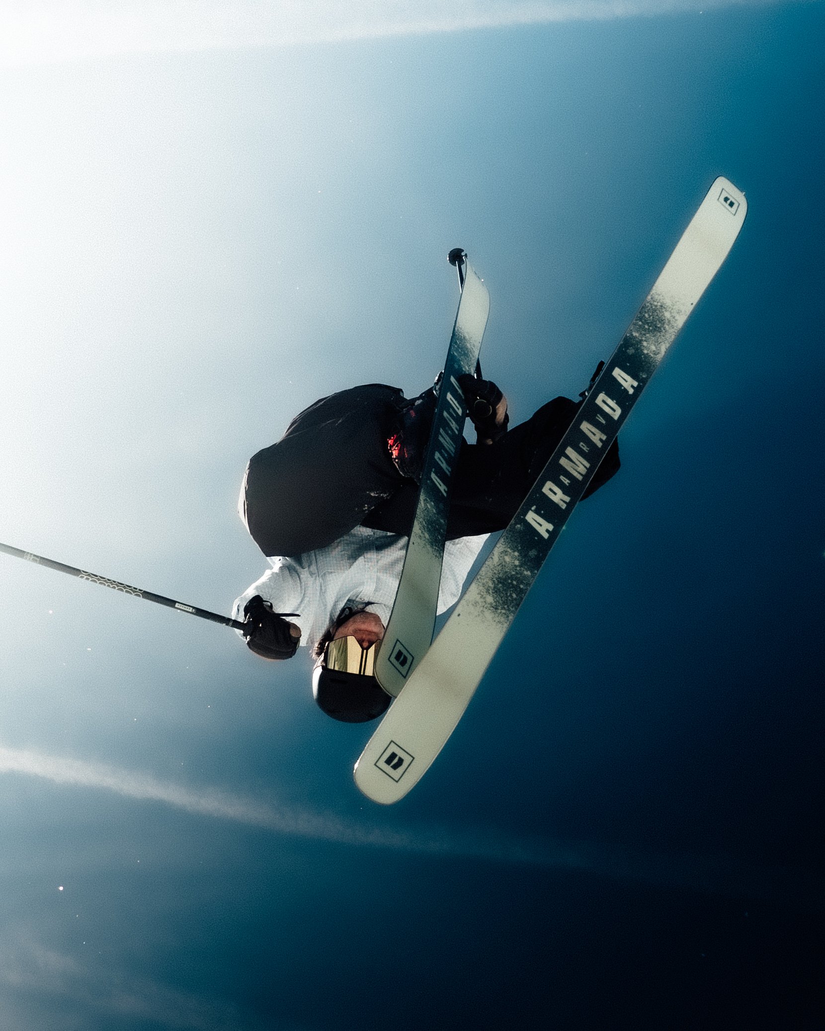 Skieur dans les airs.