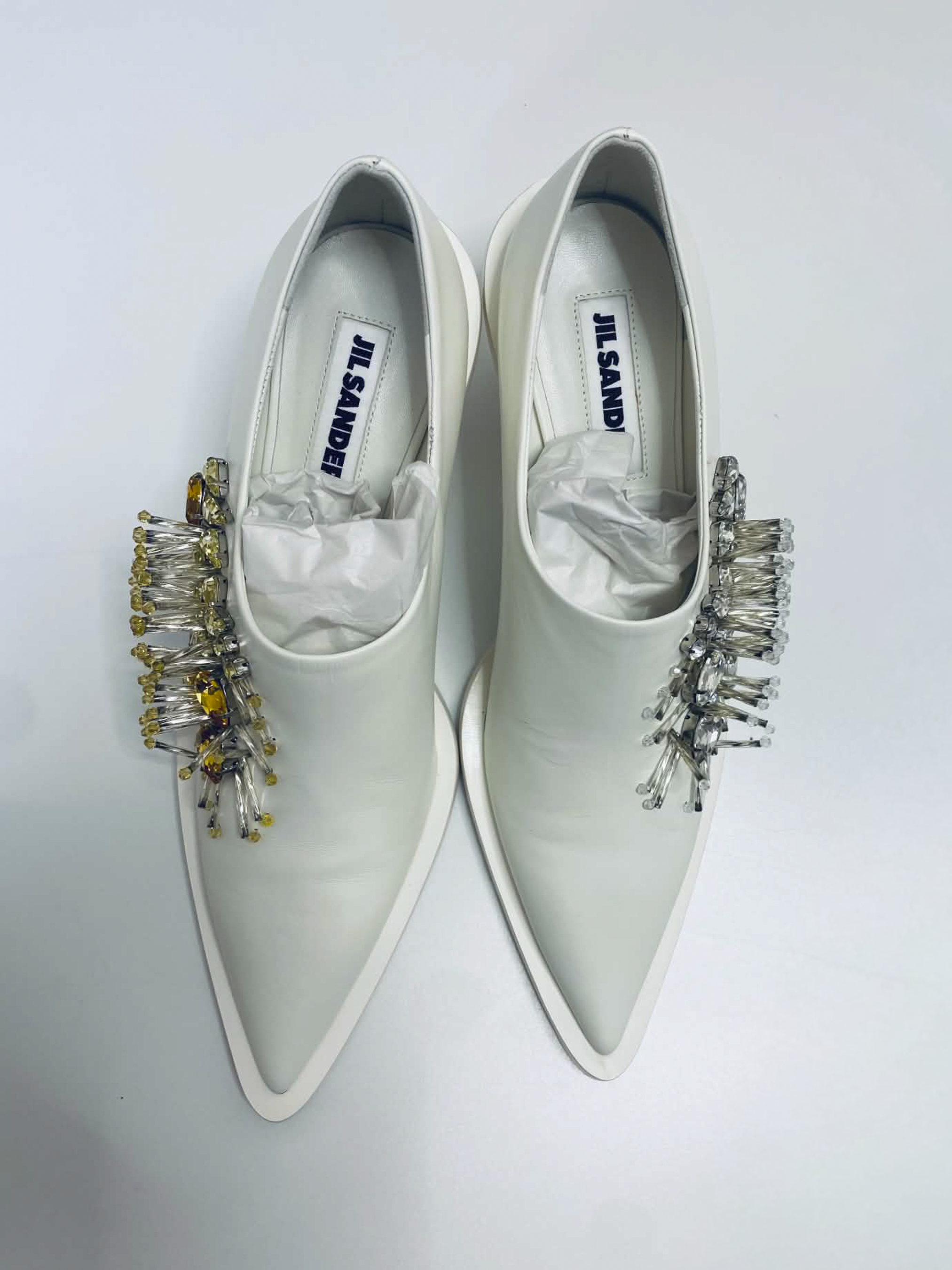 Top_Shoe_White_2.png