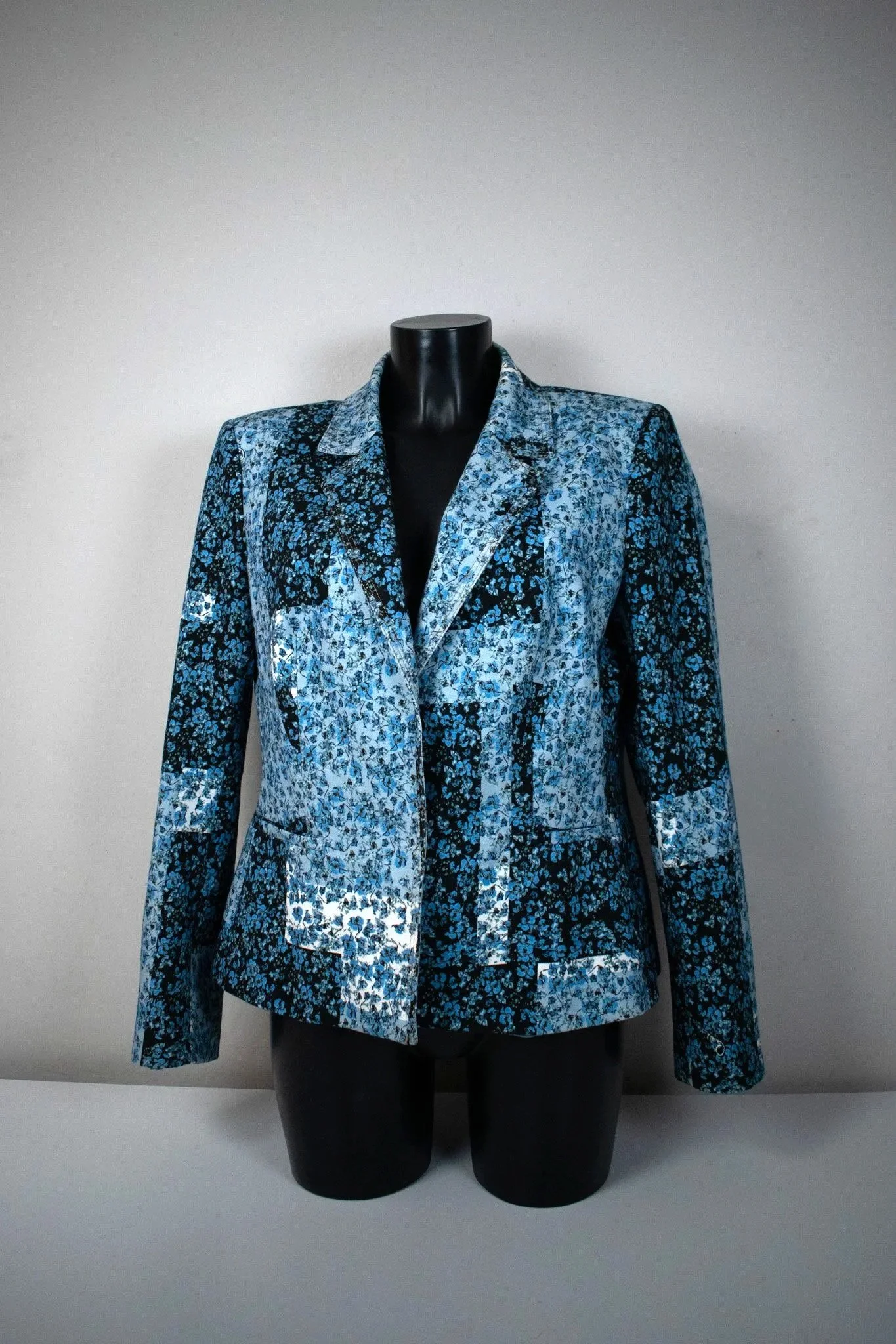 Americana Cavalli Class by Roberto Cavalli - talla IT 48