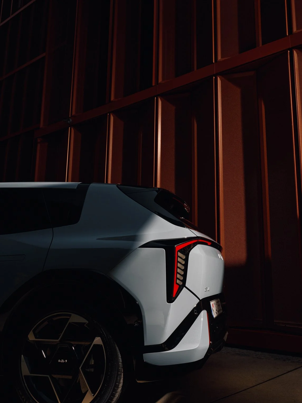 KIA_EDITORIAL_M03_EV4_GTL_Exterior_Detail_v03a_sRGB.jpg