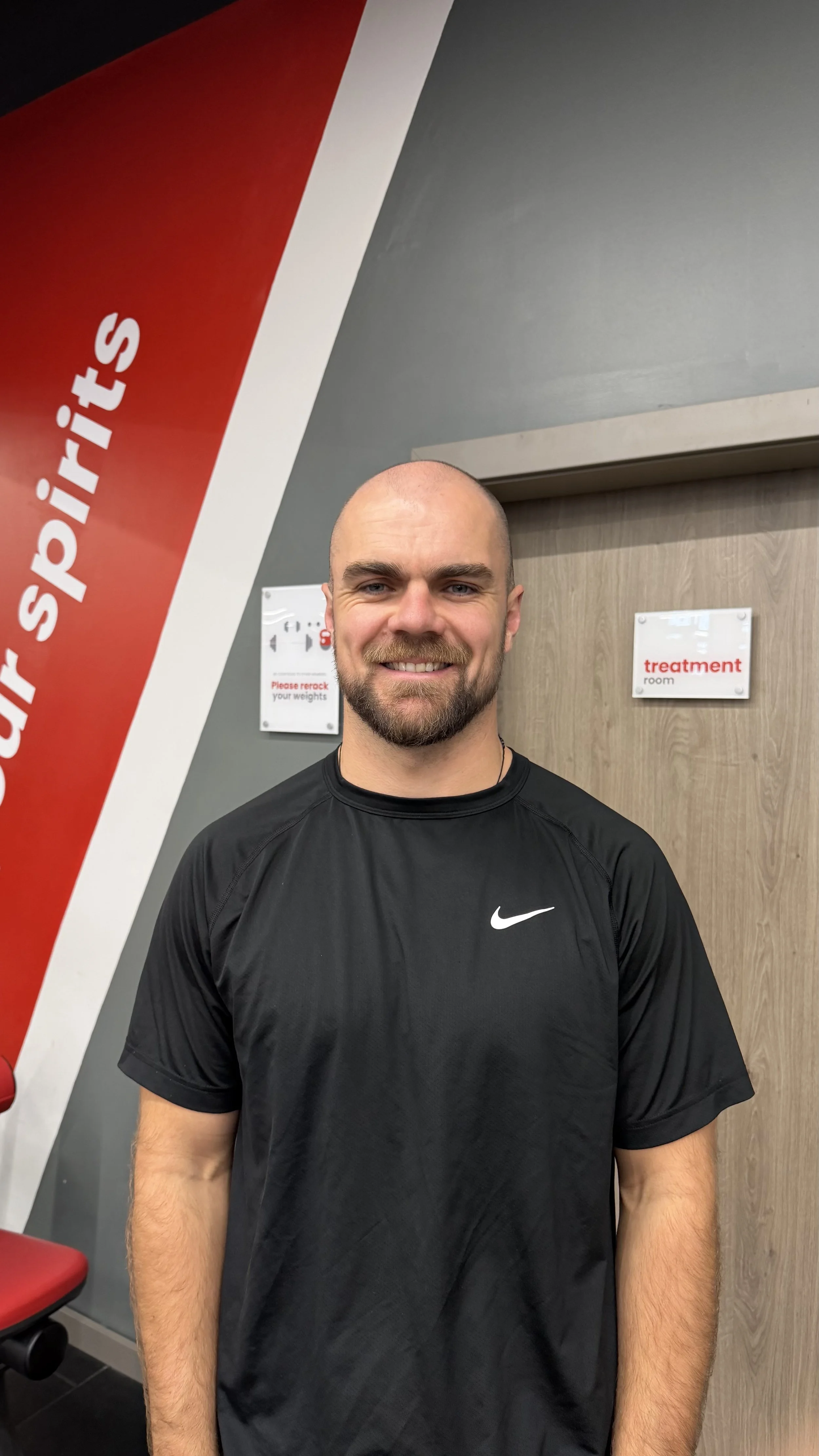 Senior Physiotherapist Morgan Sloggett in Sligo, clinic owner at Flow State Physio based in Snap Fitness Sligo.