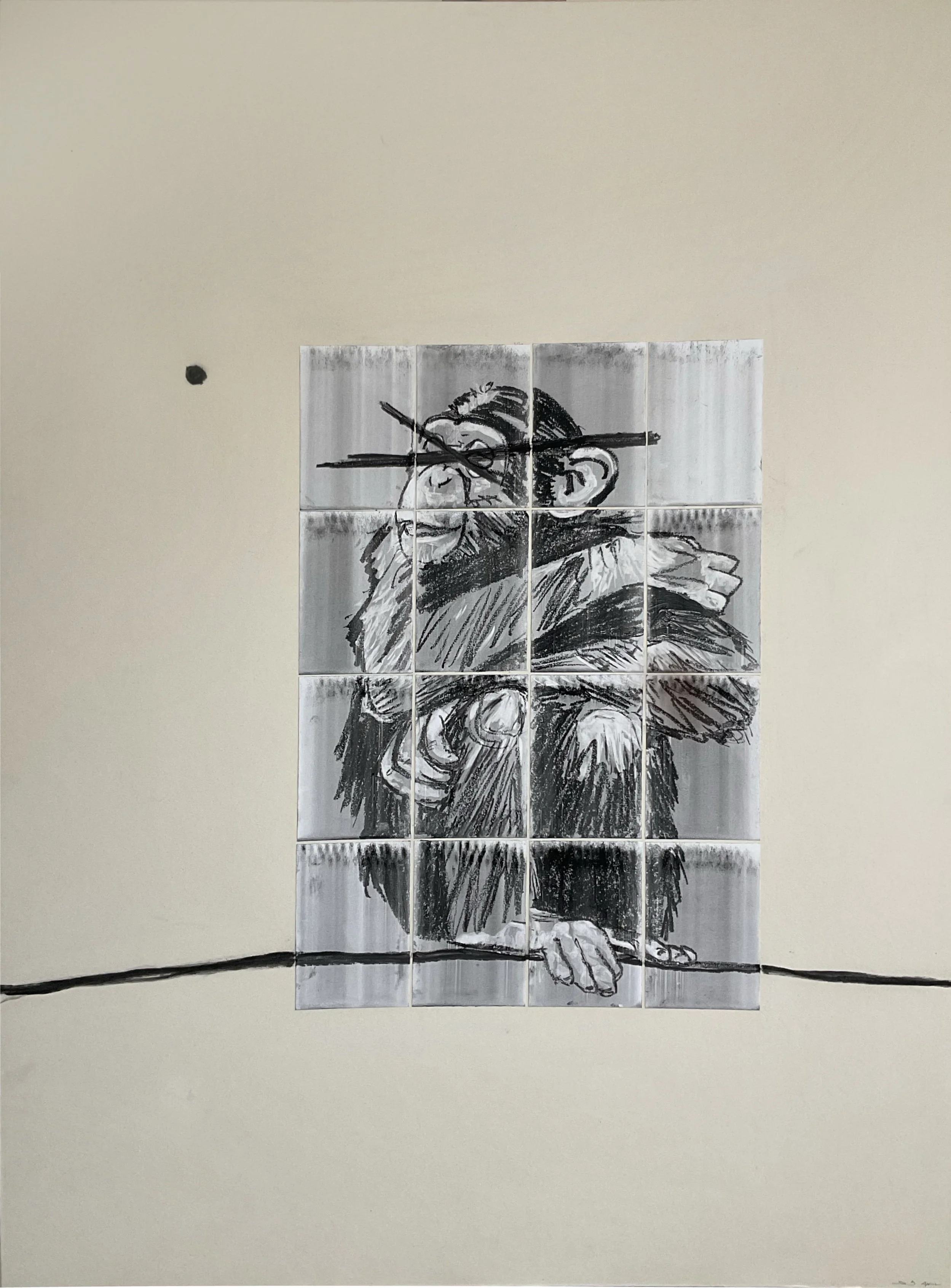 Une œuvre d'art composée de plusieurs carreaux représentant un homme d'âge moyen portant un manteau et un chapeau, tenant un bâton ou un fusil, réalisée dans un style noir et blanc.