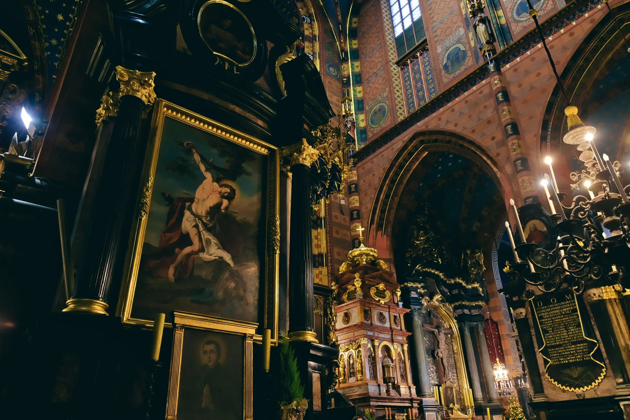 L-St Mary_s Altar.jpg
