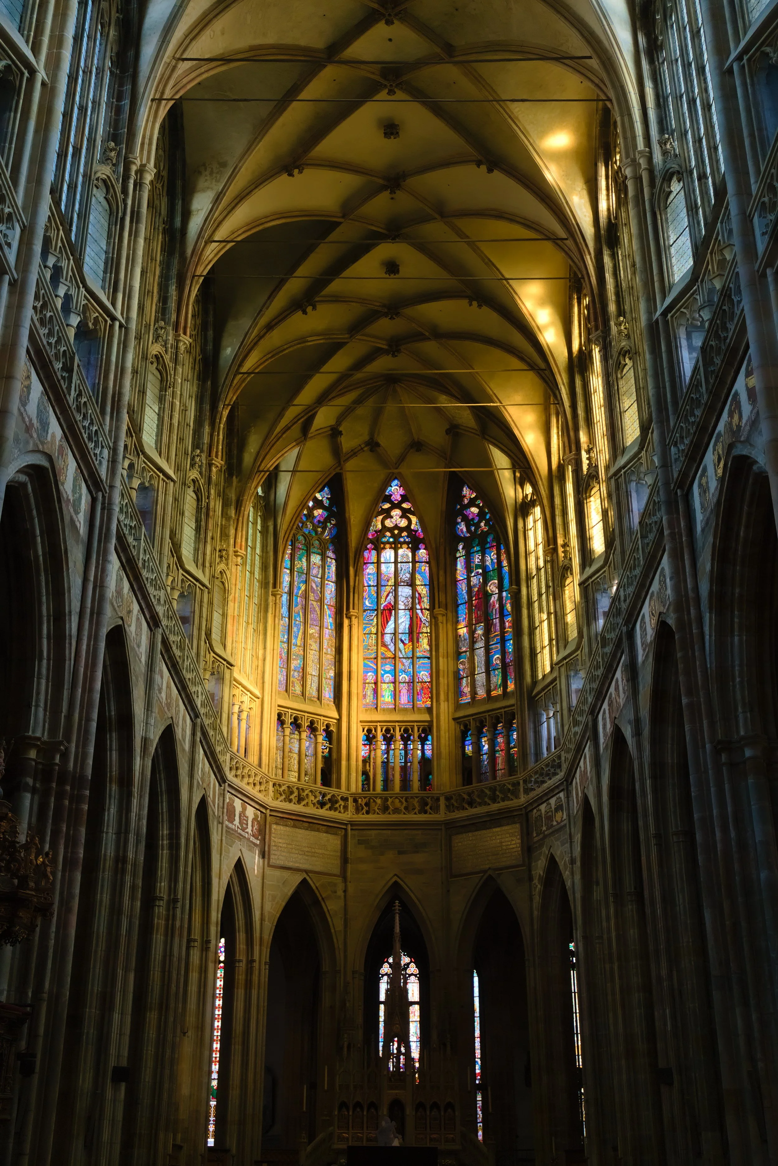 P-Vitus Stained Glass Facing Apse-1.jpg