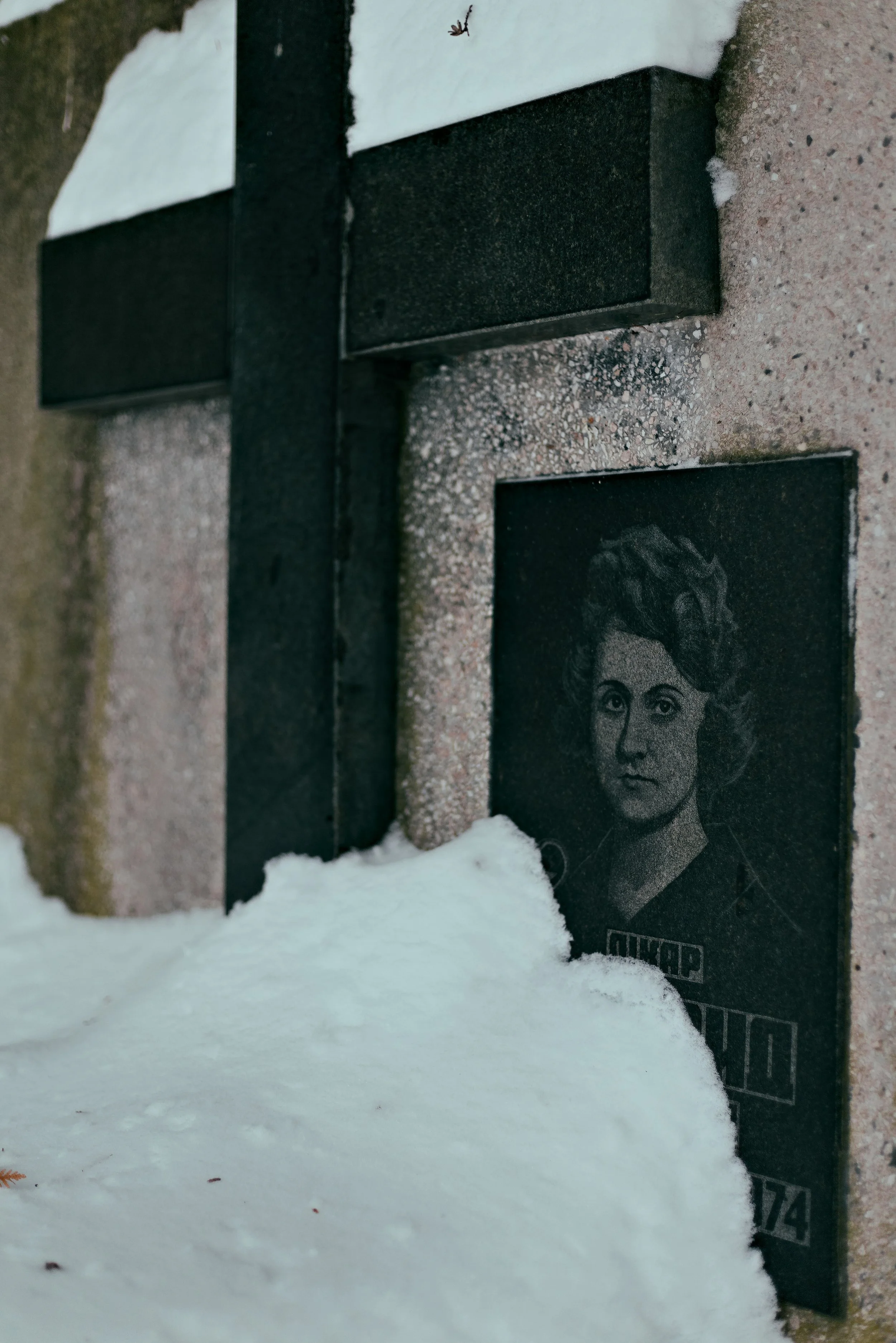 P-Headstone and Cross.jpg