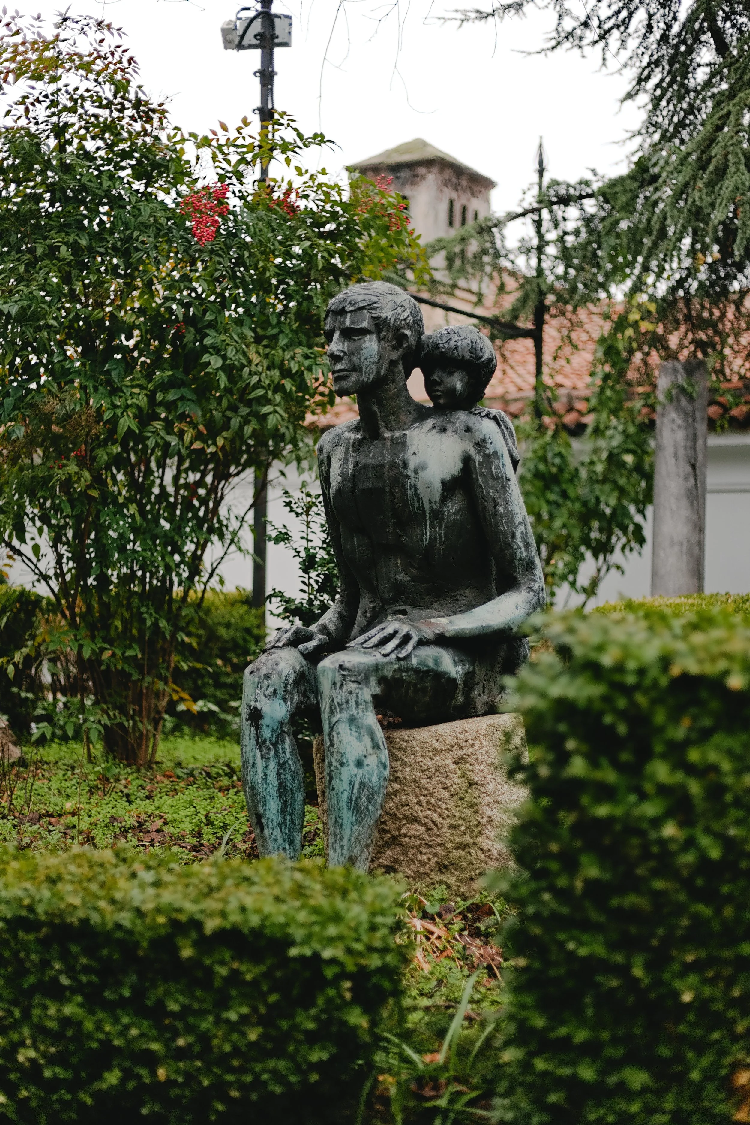 P-Statue of 2 children.jpg