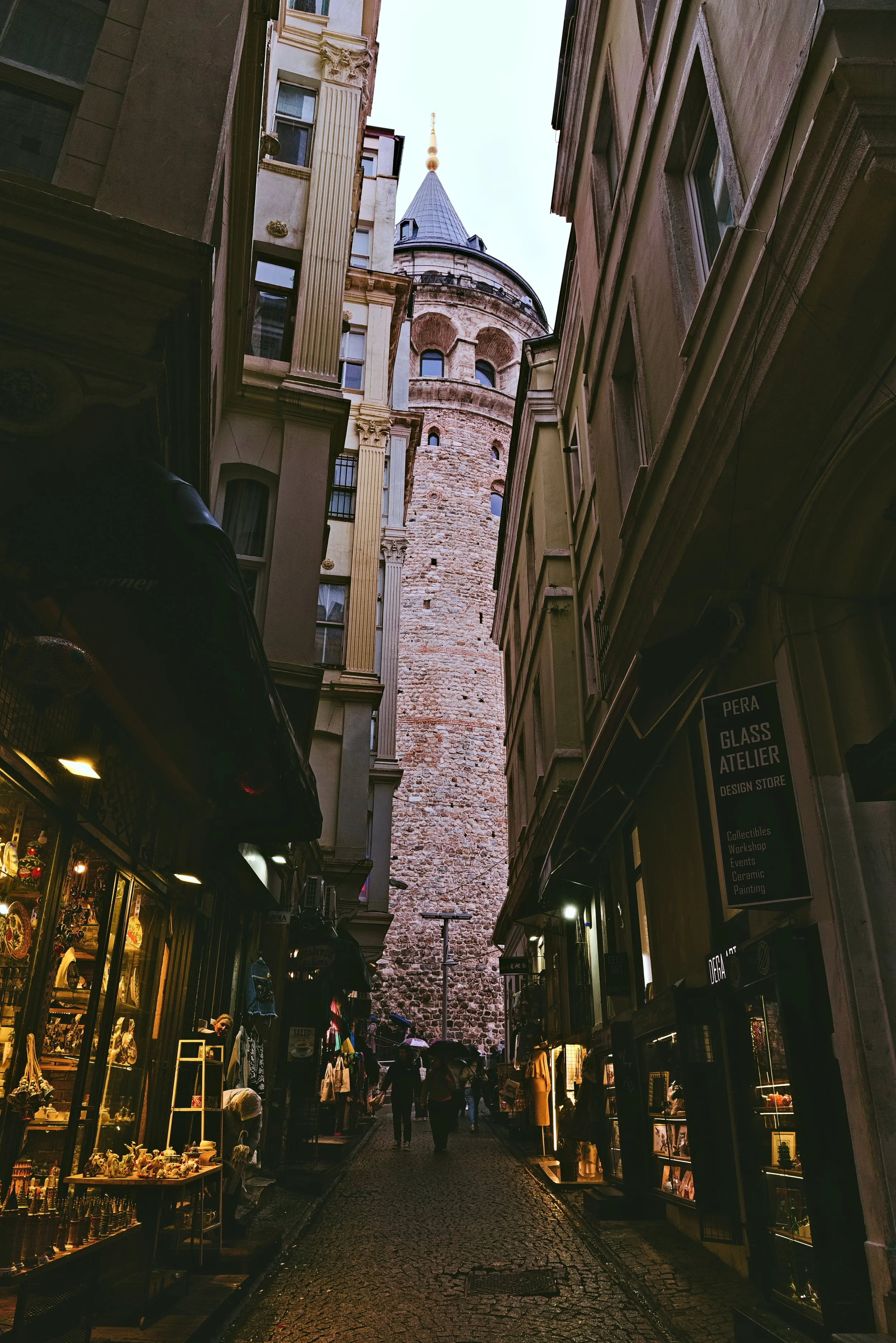 P-Galata Tower Alley.jpg