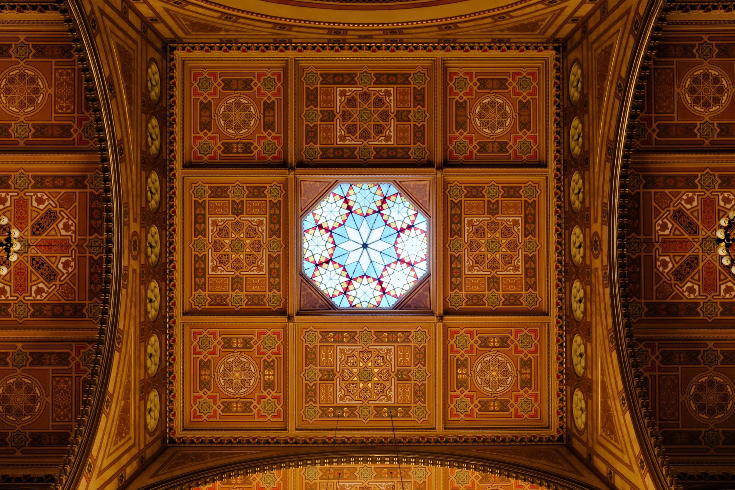 L-Synagogue roof.jpg