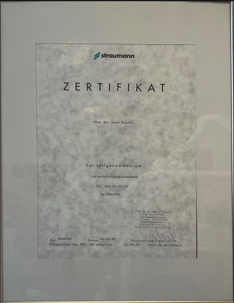Zertifikat für Frau Dr. Ozra Douati, Teilnahme an einem Implantat-Operationkurs am 01. und 02.09.1995 in Münster, unterschrieben von Prof. Dr. med. P Tetsch