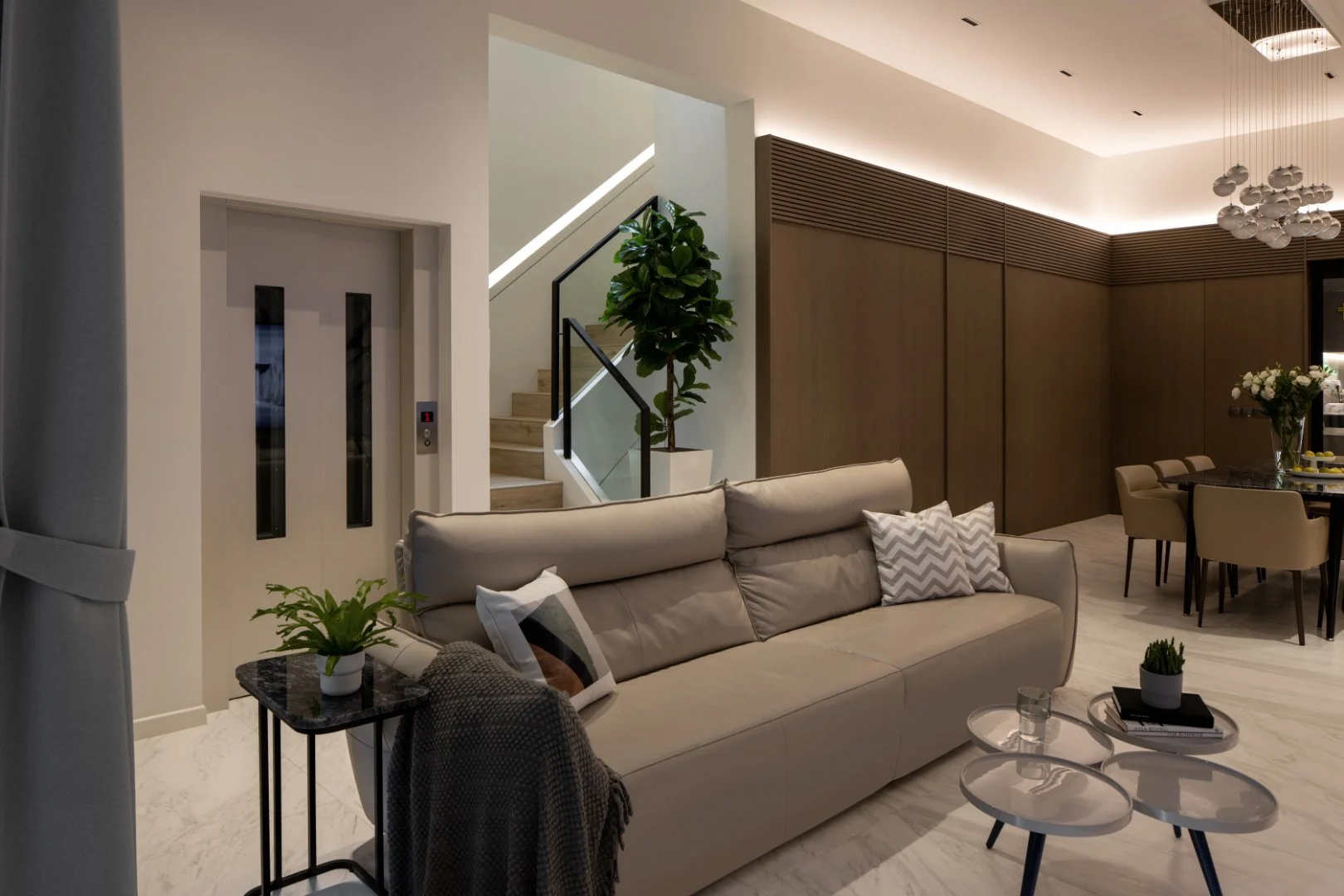 An image of Luxe Beauty @ West Coast.