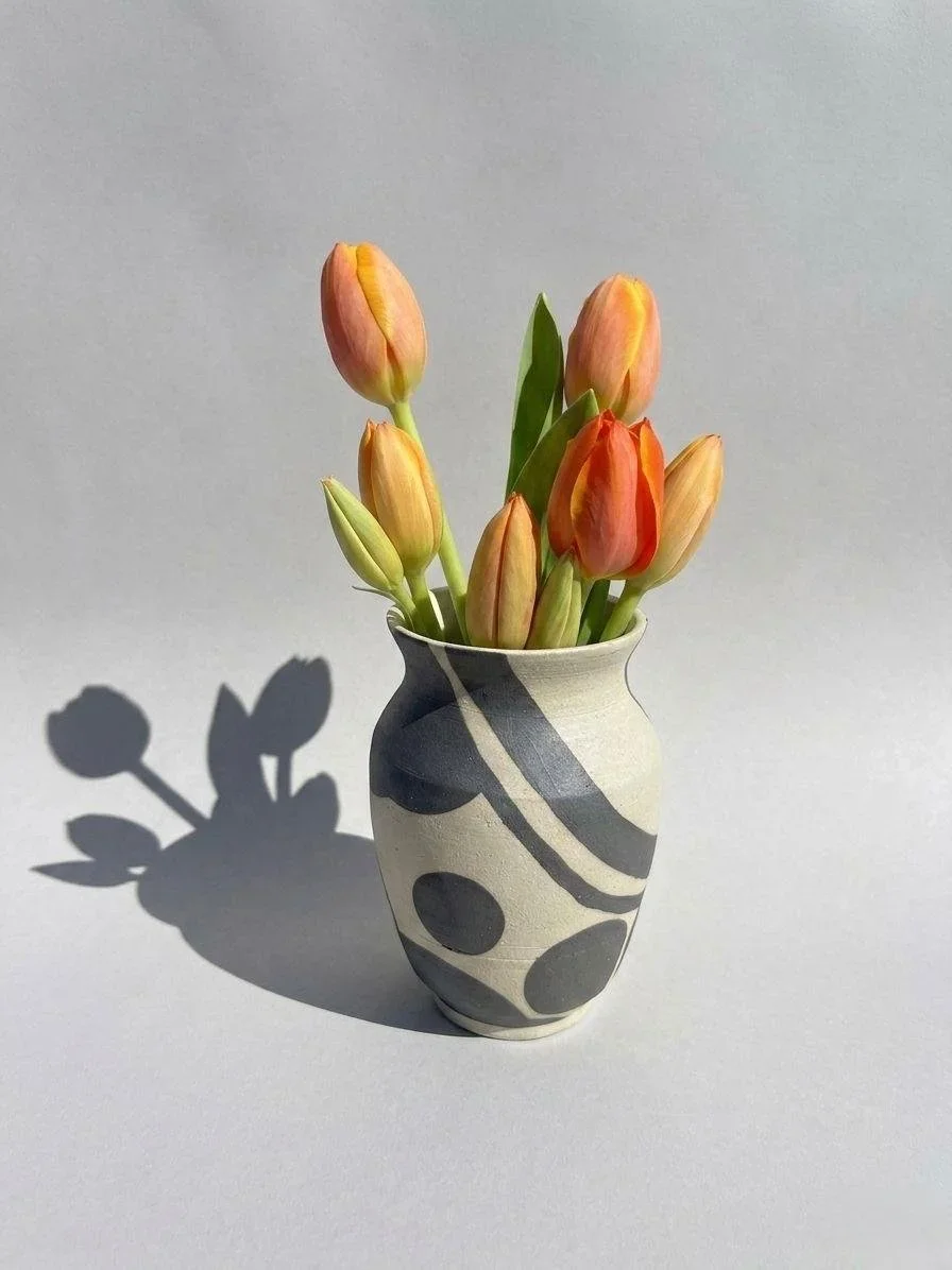 Black on white collection - vase 4