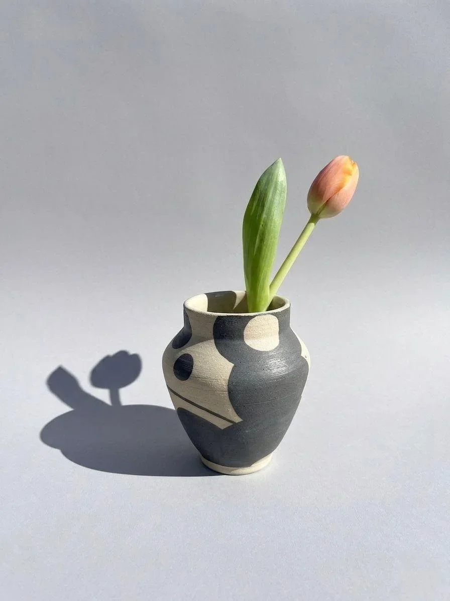 Black on white collection - vase 2