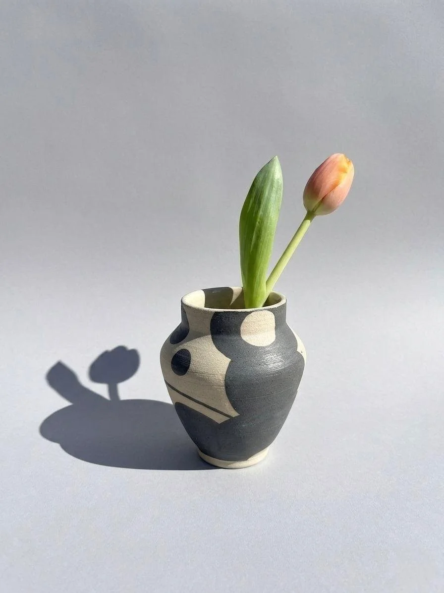 Bud vase - black & white