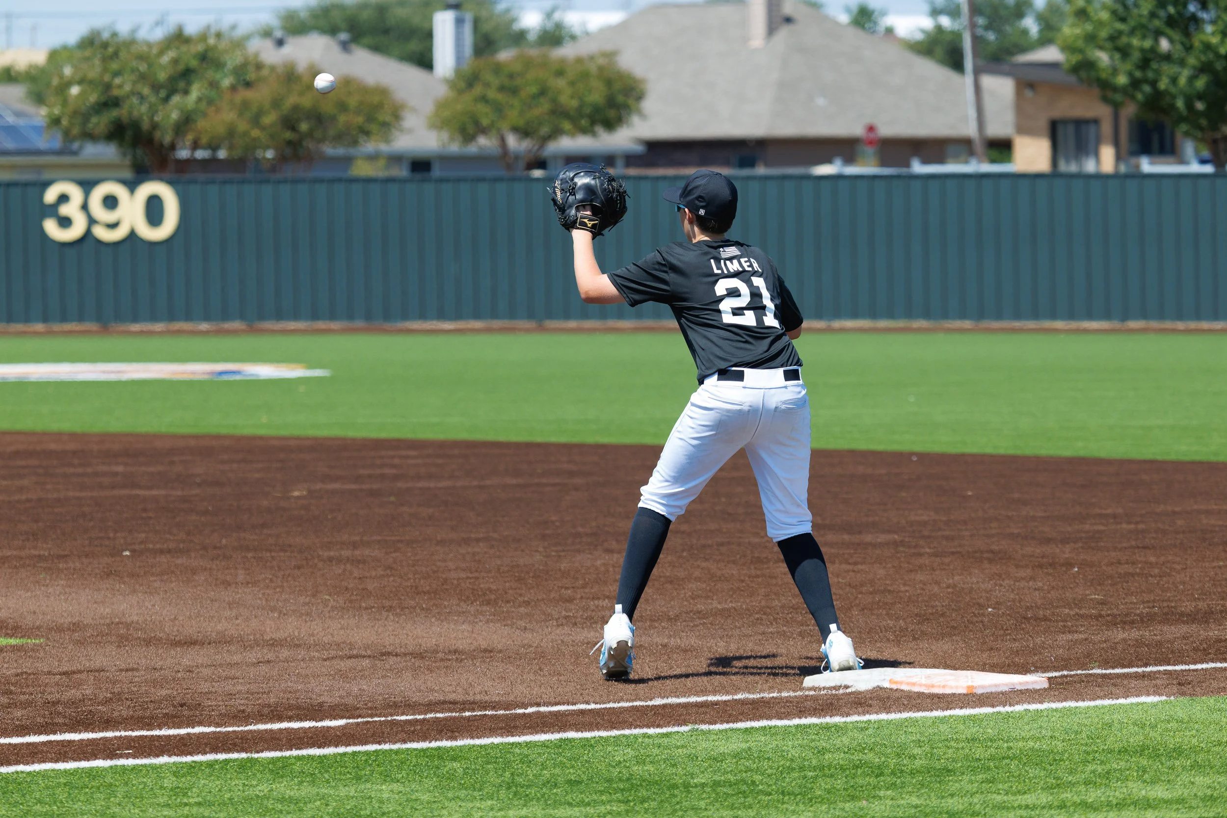 20260906-00069-TSL.jpg