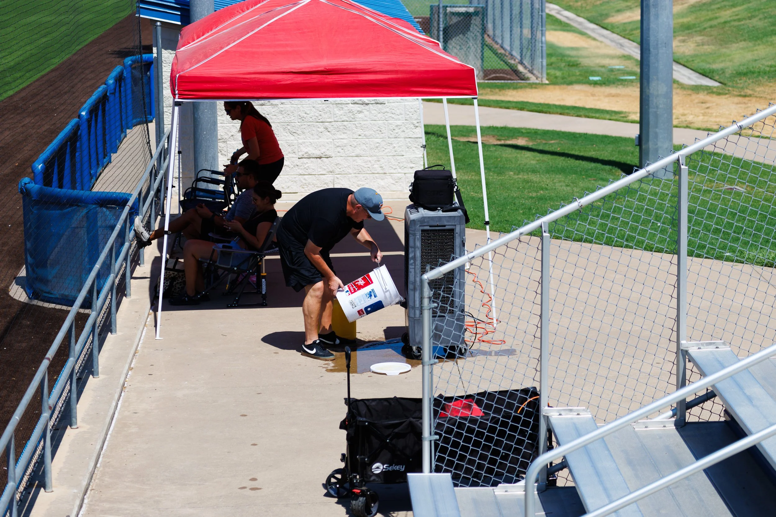 20260906-00059-TSL.jpg