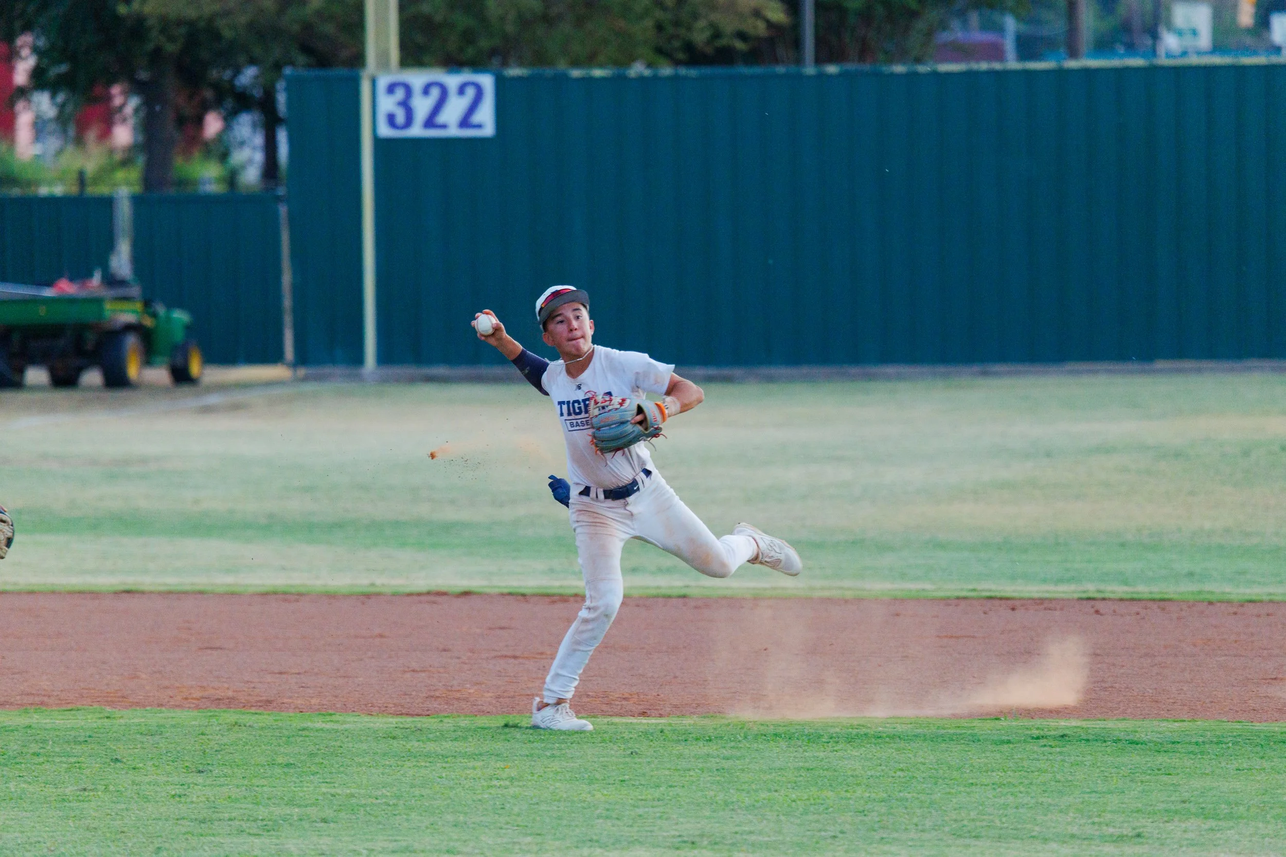 20260927-00048-TSL.jpg