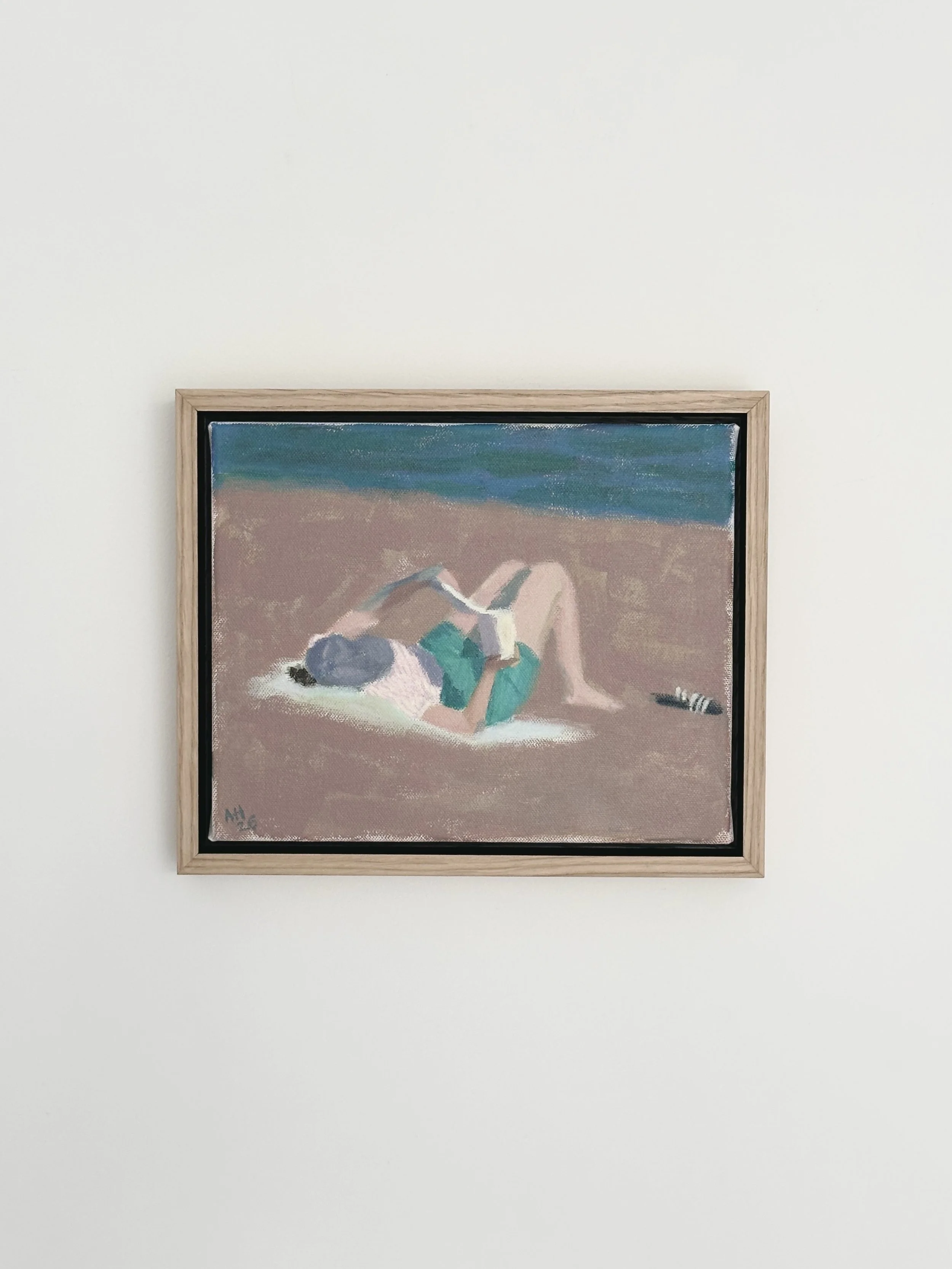 beach-reader-annie-hutchinson-01.jpg