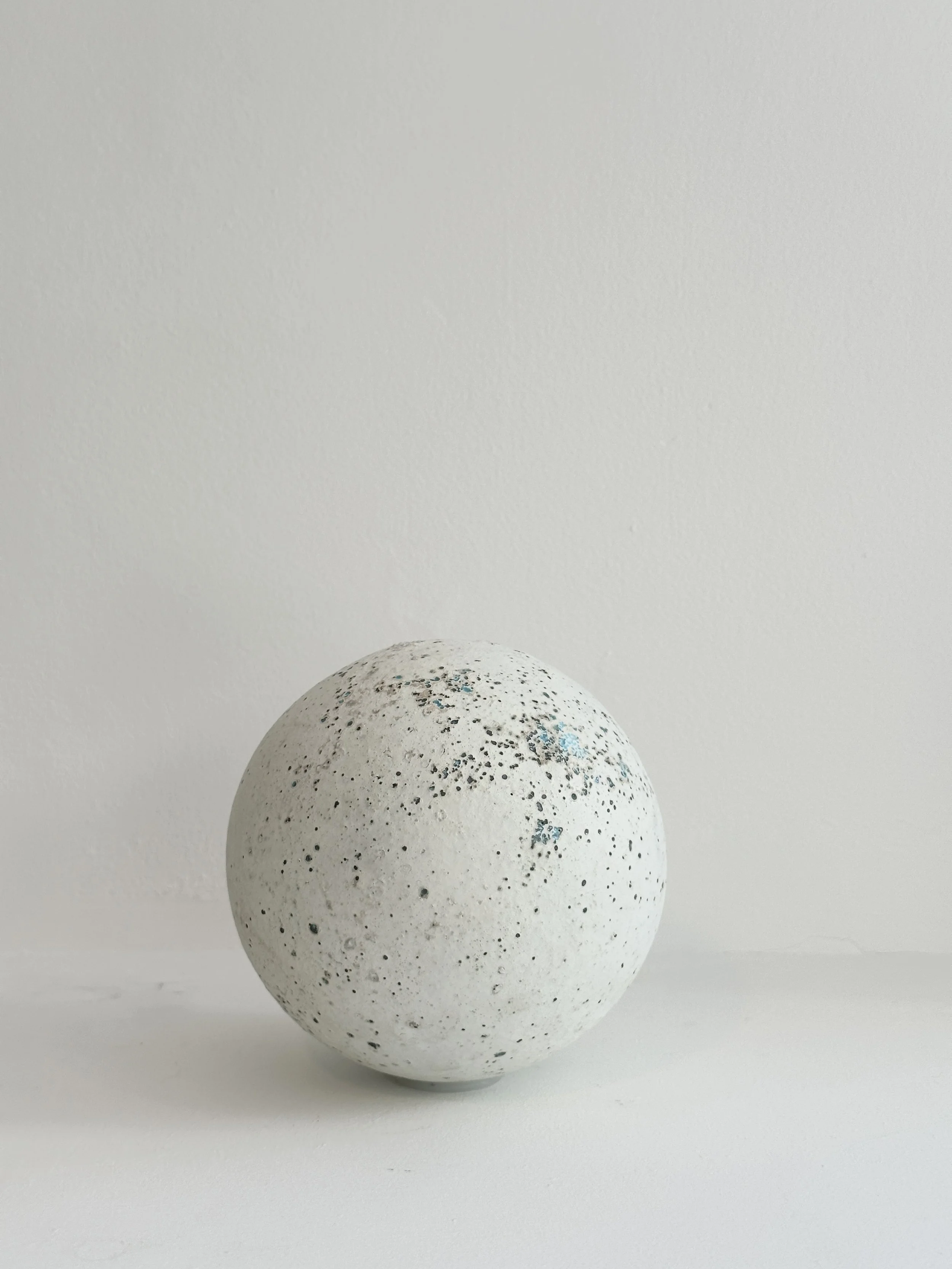 sphere-pale-copper-170-01.jpg