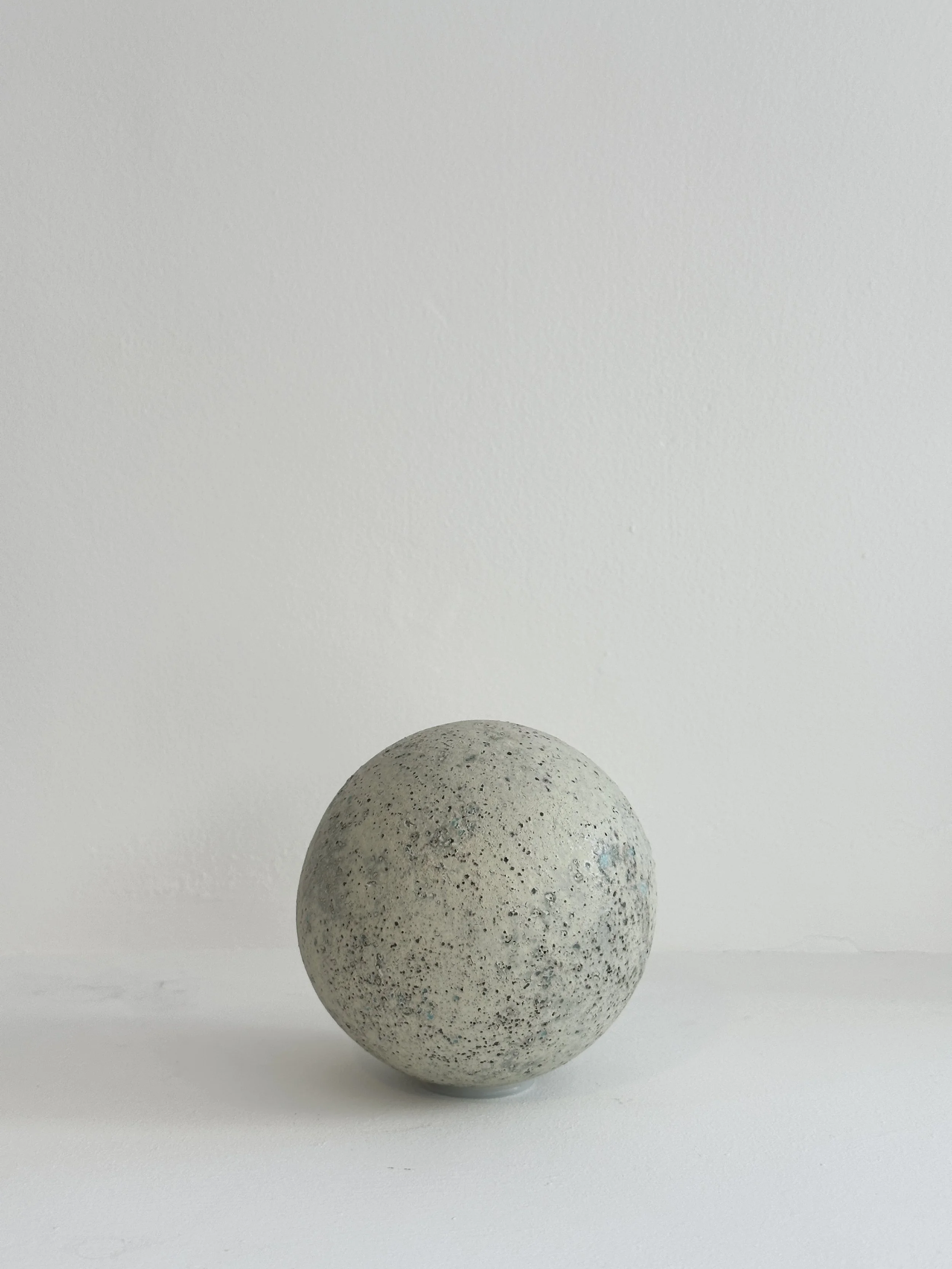 sphere-pale-chrome-130-01.jpg