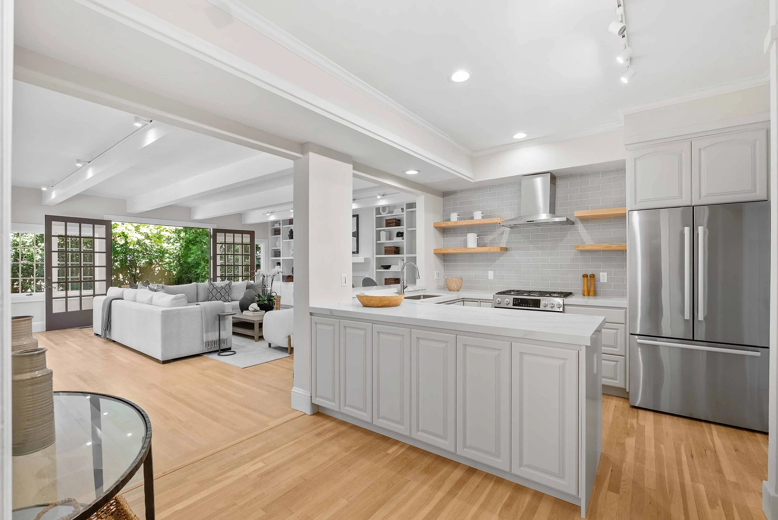 631_Coleridge_2_Kitchen_3.jpg