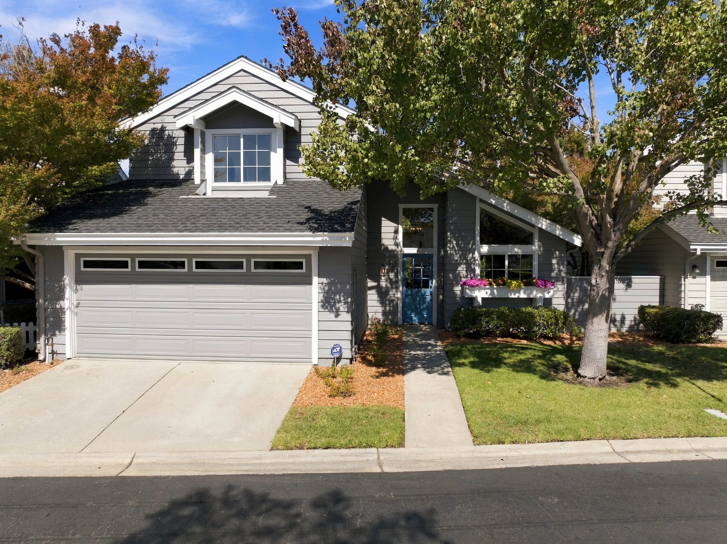1 706Newport_Front_Exterior1.jpg