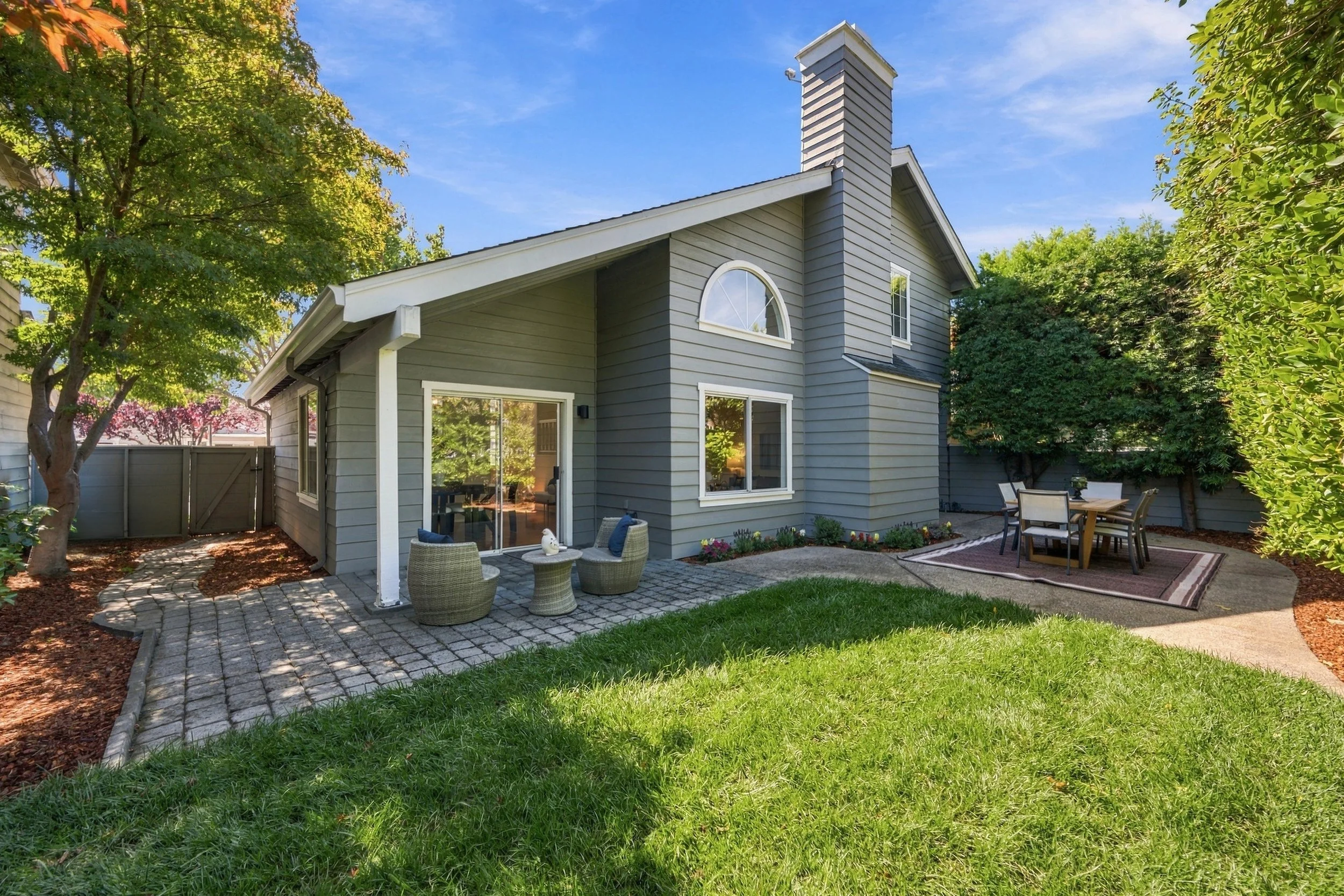 1 706Newport_Back_Exterior.jpg