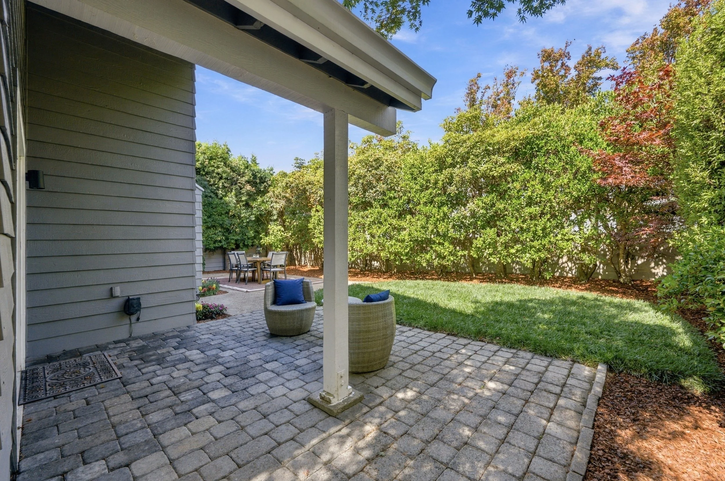7 706Newport_Exterior_Back_4.jpg