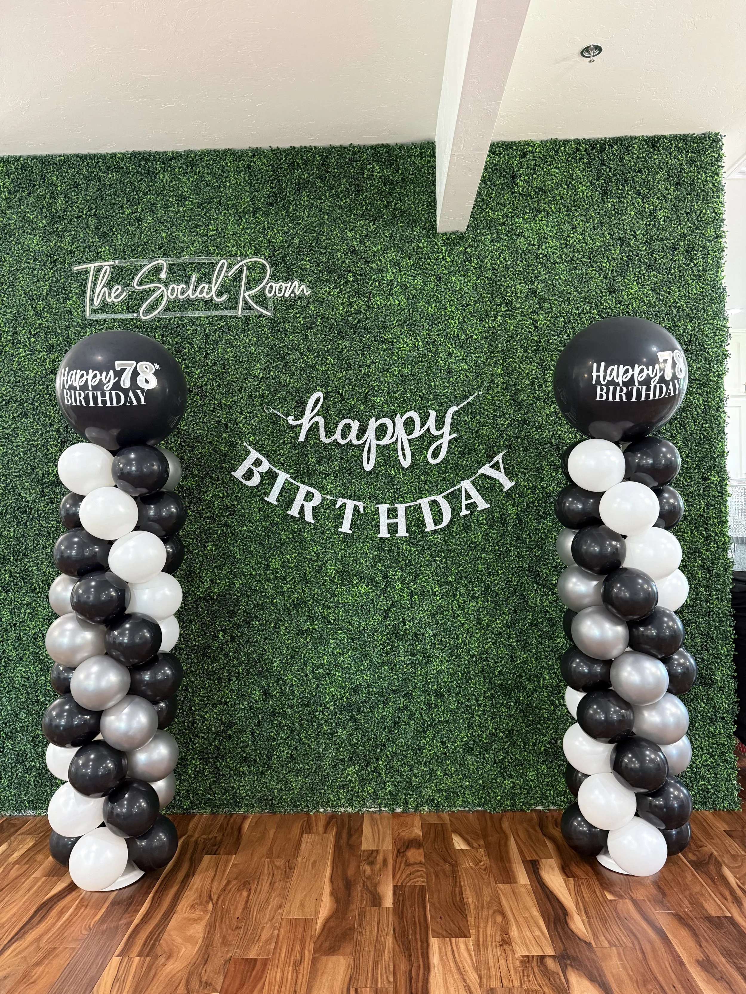 Custom Spiral Balloon Towers
