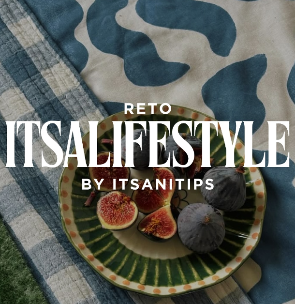 Plato con higos frescos y secos sobre un mantel azul y blanco. Texto sobre la imagen: Programa Itsalifestyle por Itsanitips.