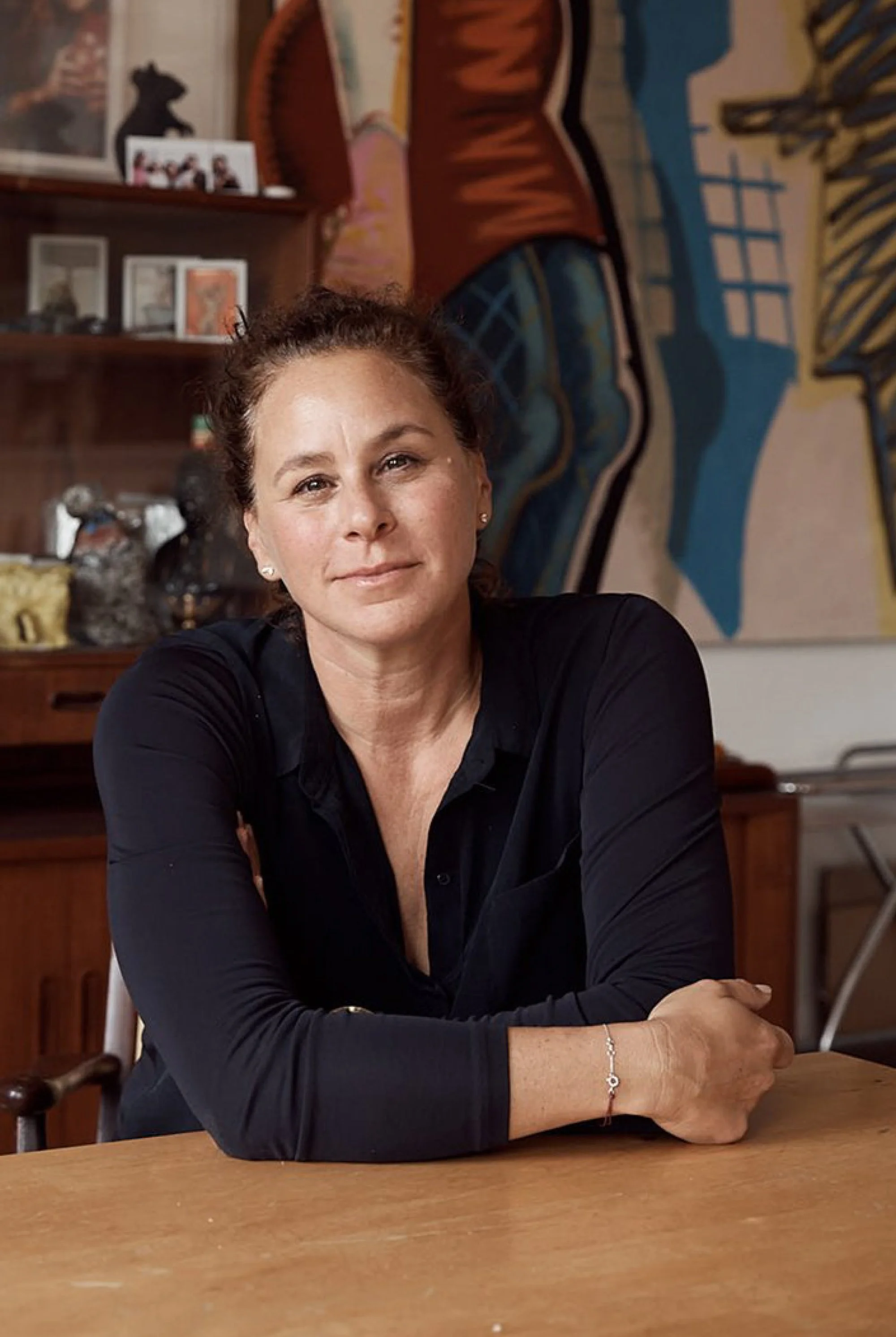 Jamie Hort, who leads private art walks through galleries, studios, and collections