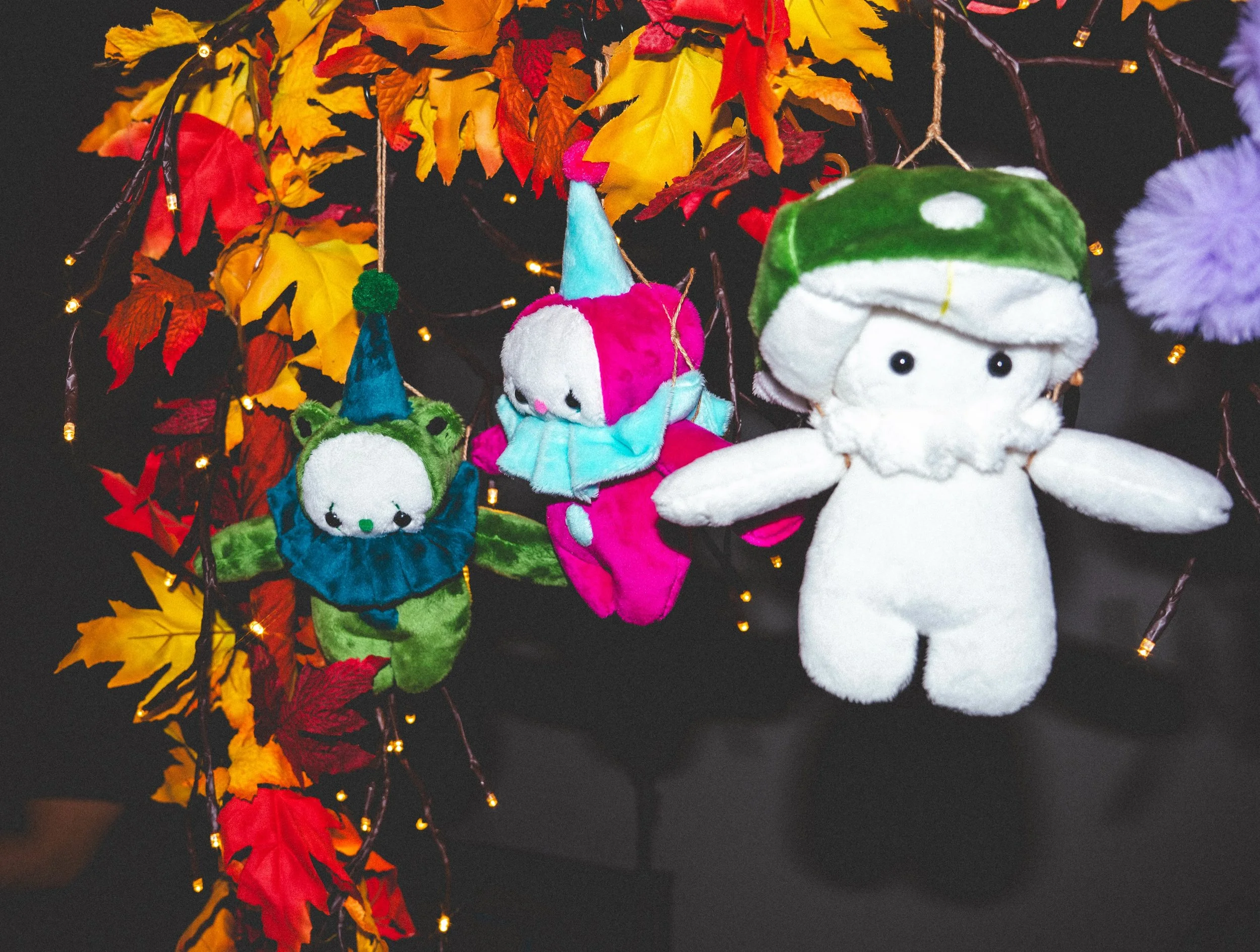 @bubbleotterpops will be back selling his cutie hand-sewn one of a kind plushies! You can find him 10/23 from 6-10pm at Flower Fist Art Market alongside 30 other small businesses, a handful of food and treat vendors, and tons of things to do! 

For o
