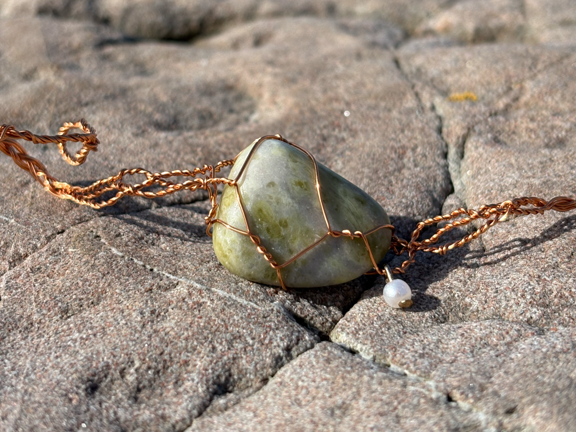 Weed. 

Copper wire, semi precious stone, plastic pearl.

£33