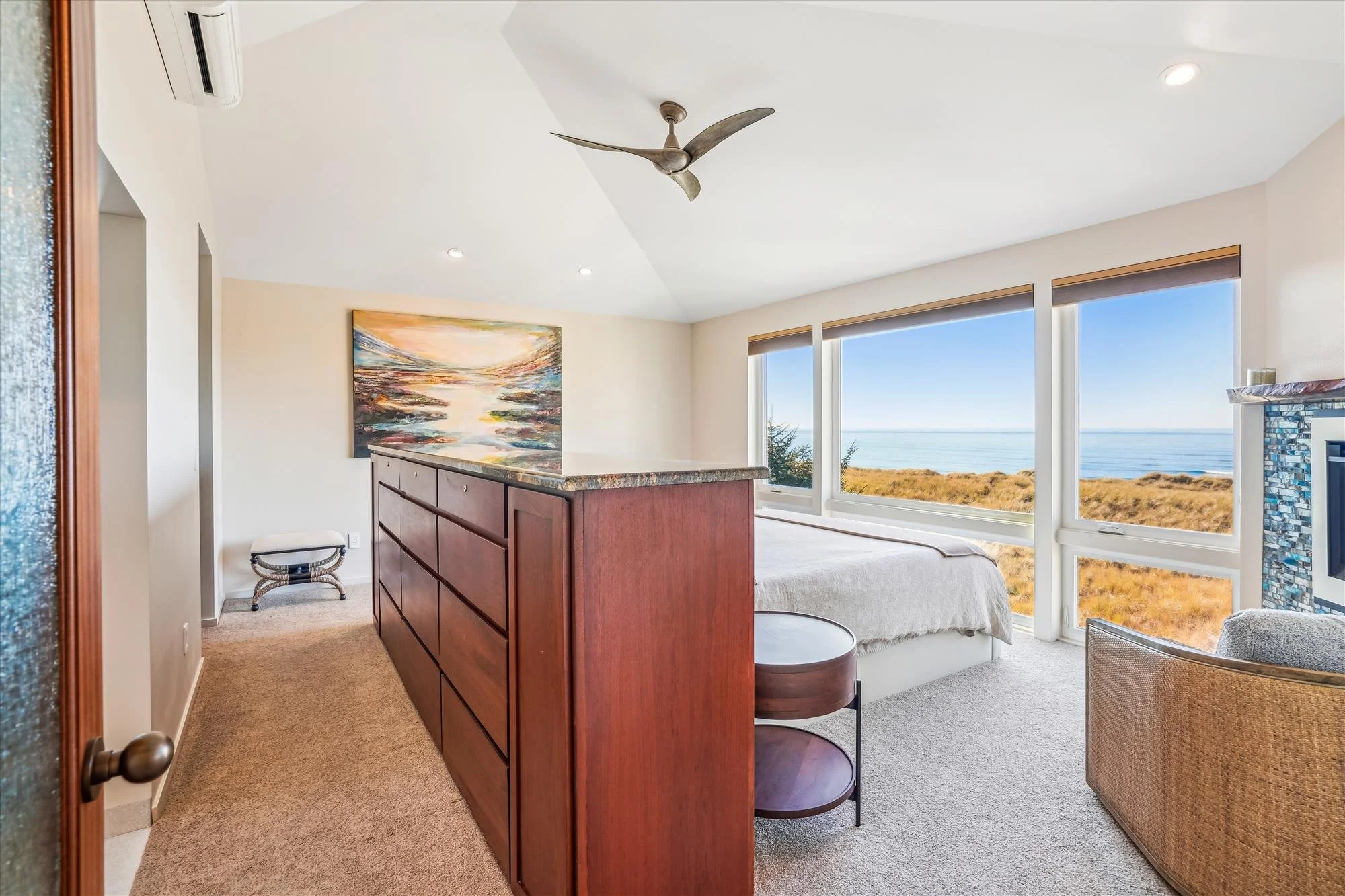 upper level-bedroom-_dsc7959.jpg
