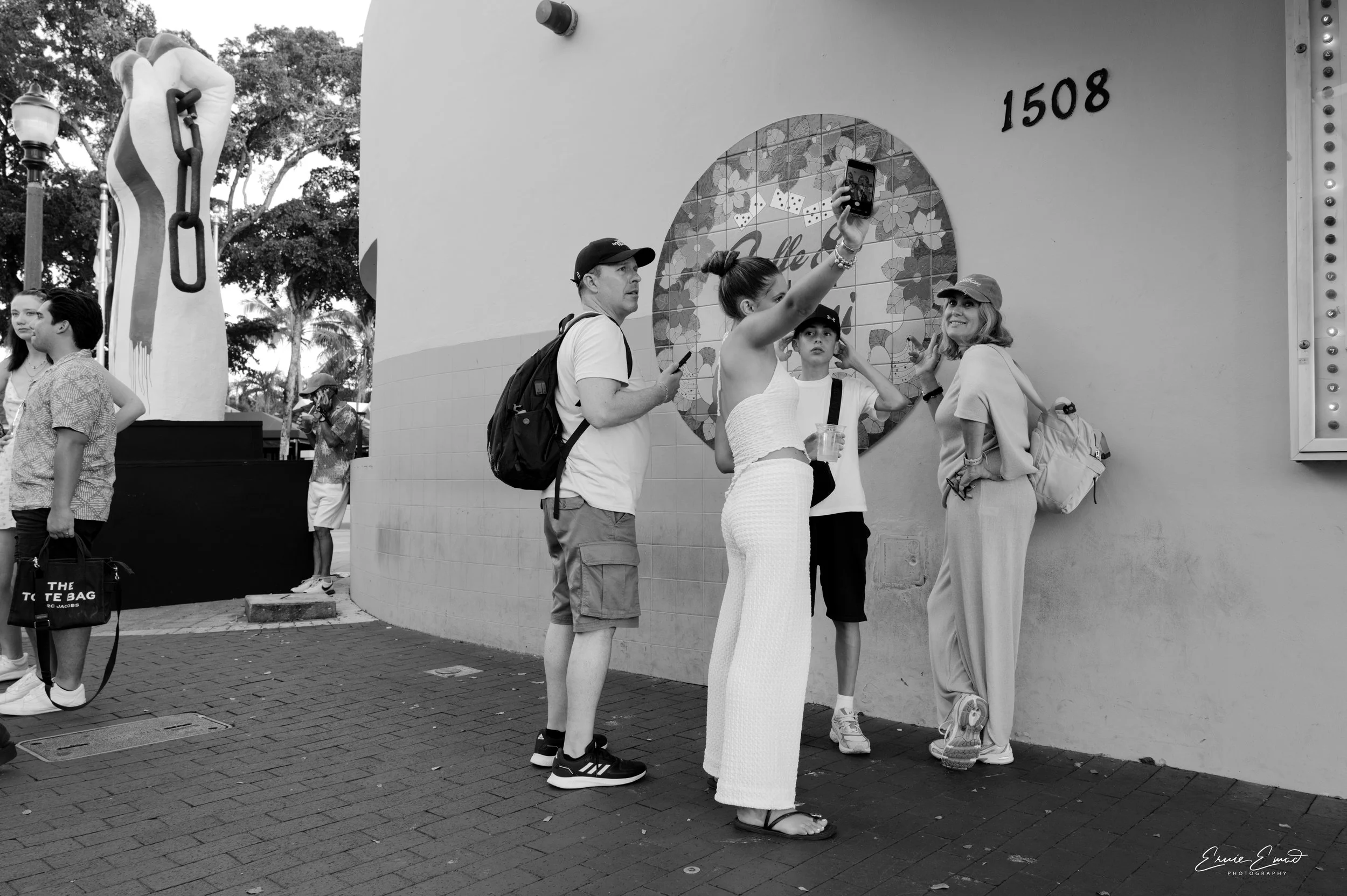 Popular-Calle-8-Selfie-Spot.jpg