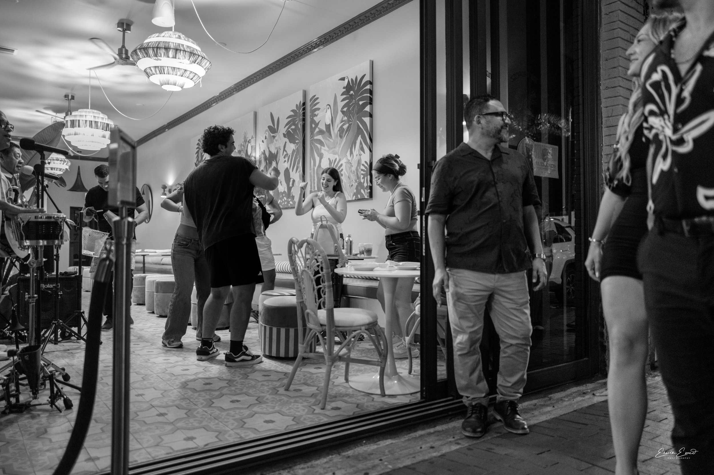 Dancing-in-a-club-on-Calle-8.jpg