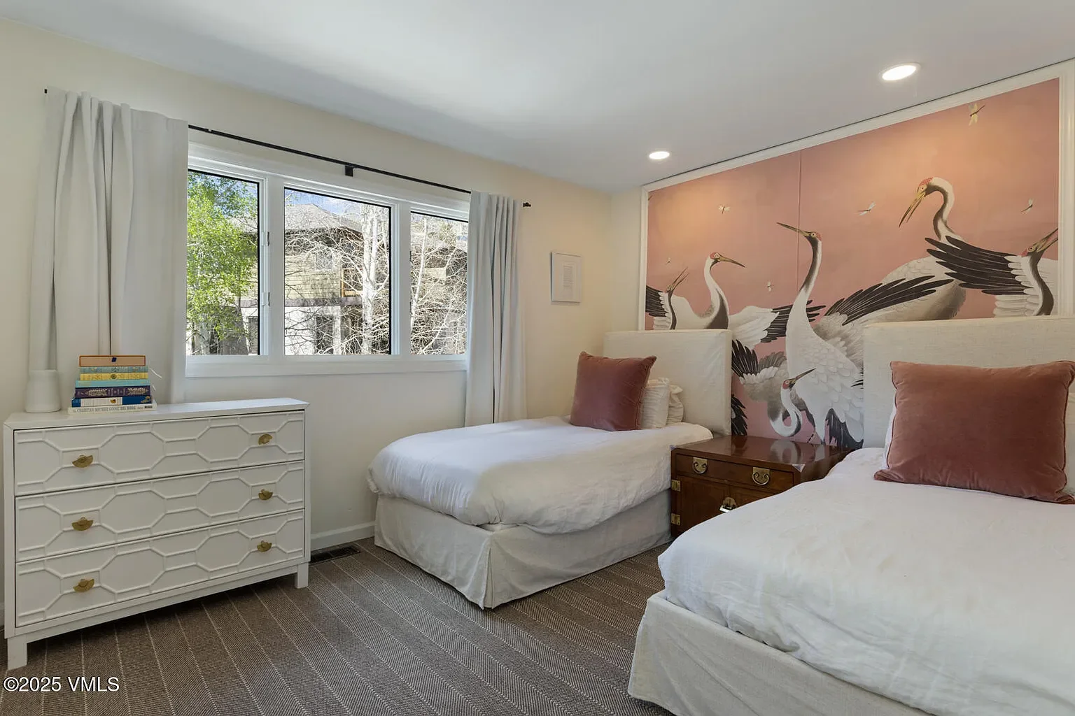971 Winslow Kids Room.webp