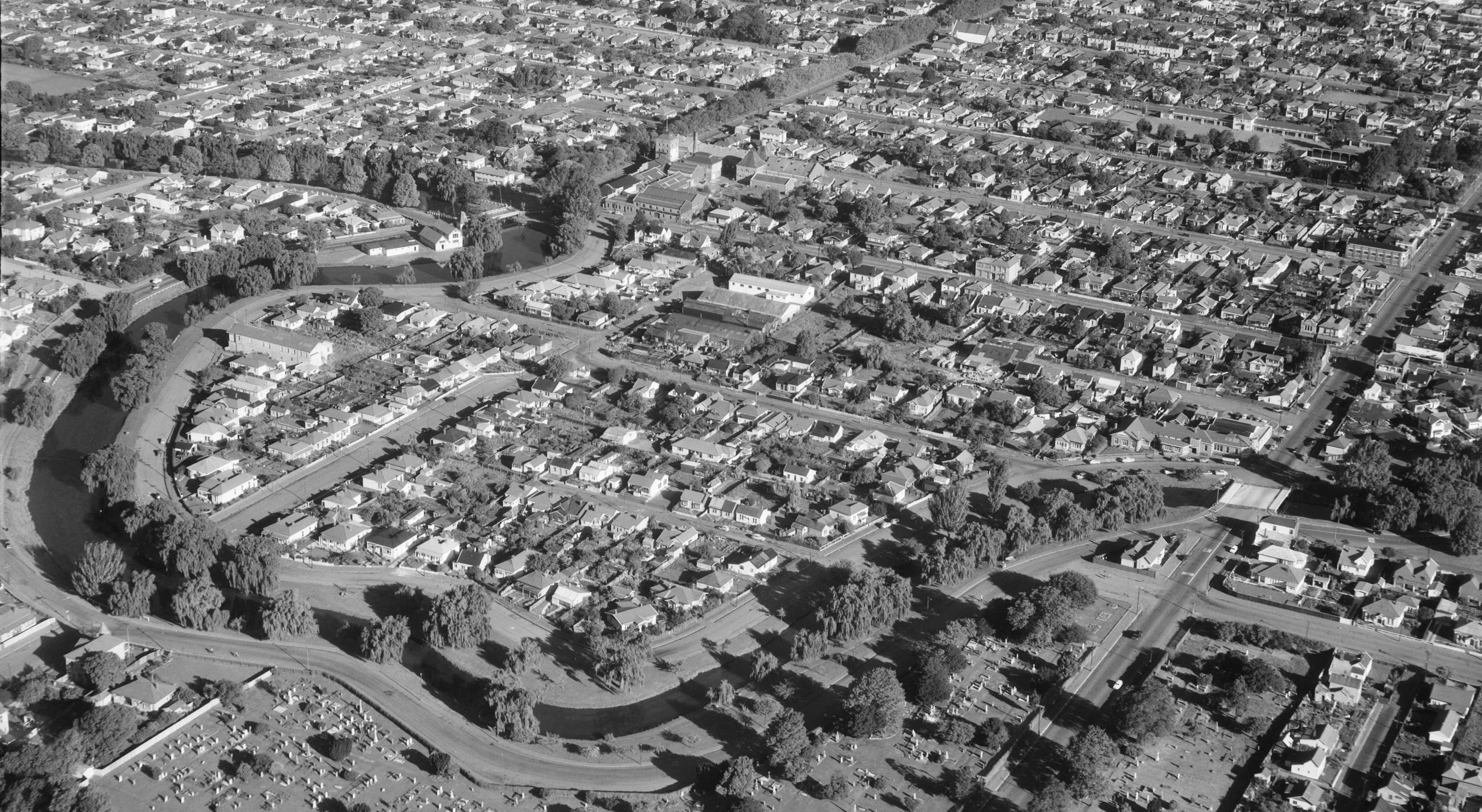 Aerial photograph of the Avon loop, 1959, looking southeast. White's Aviation image.