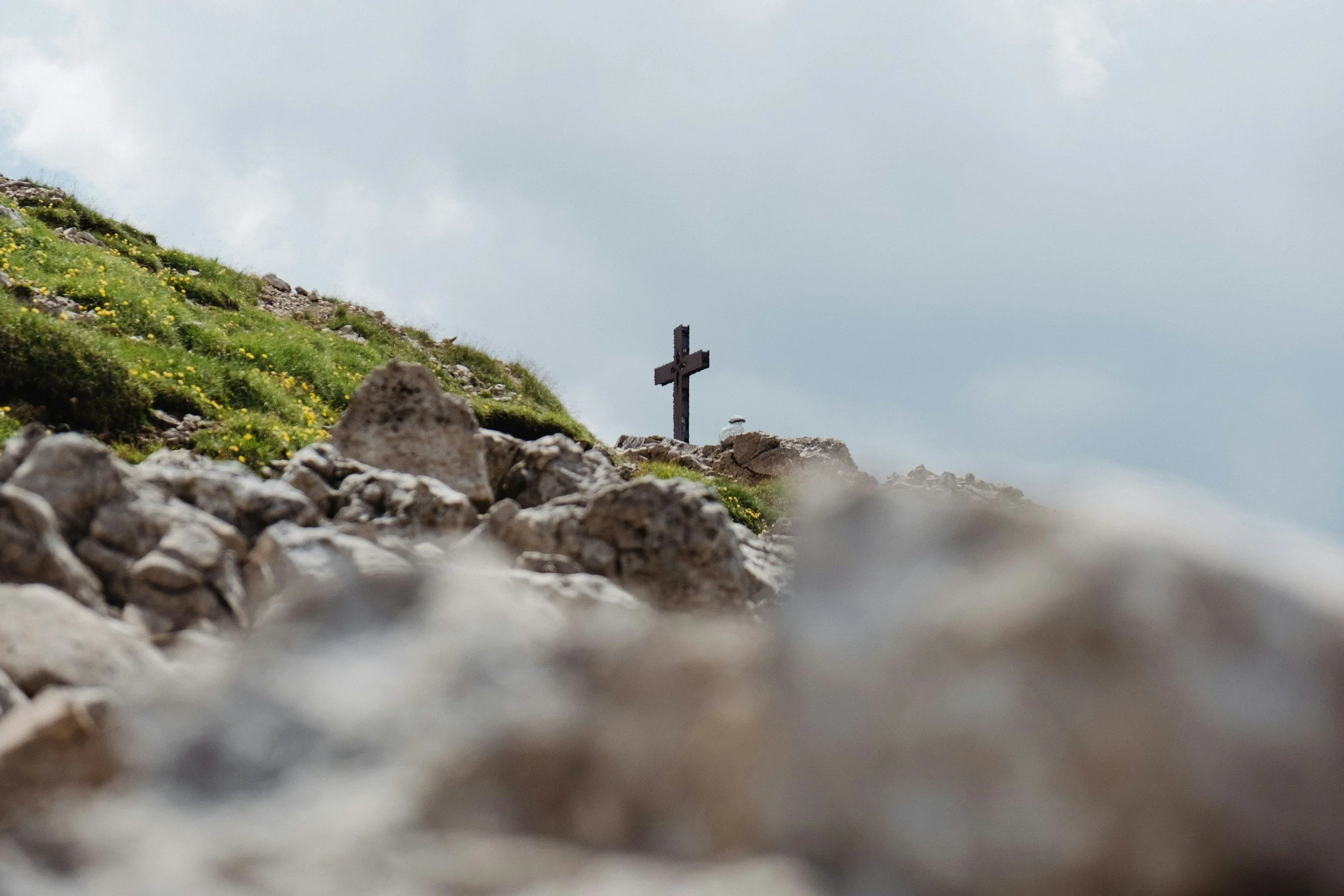 How to Grow in Faith and Connect With God Daily