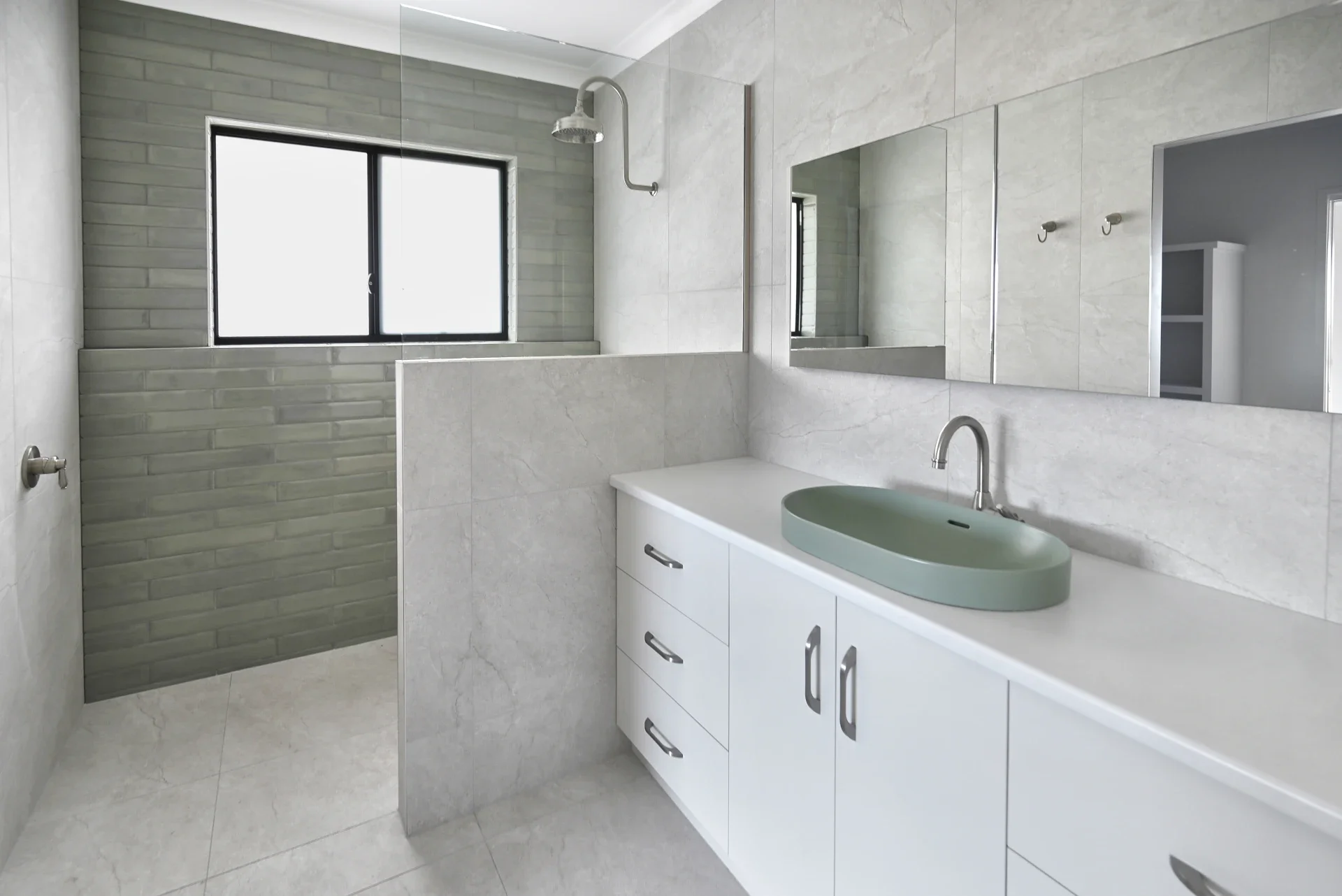 modern-bathroom-2.webp