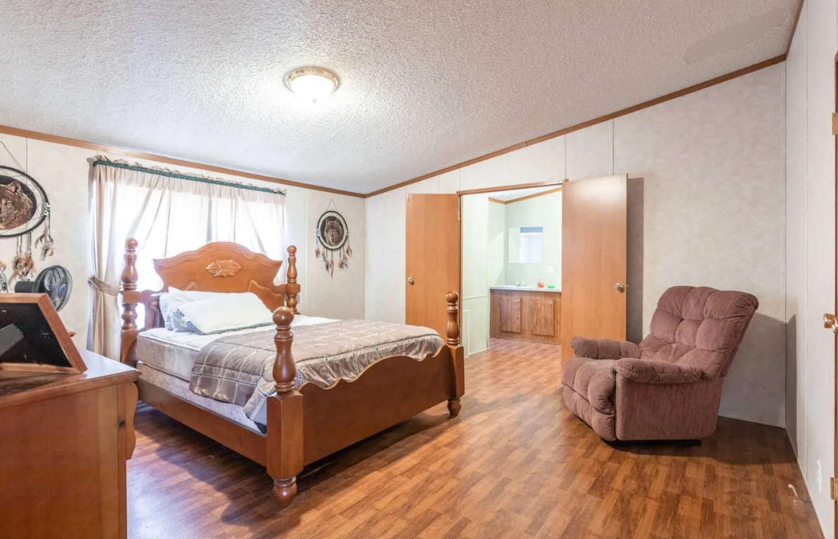 Hunting lodge in Winona MO for hunters and families.png